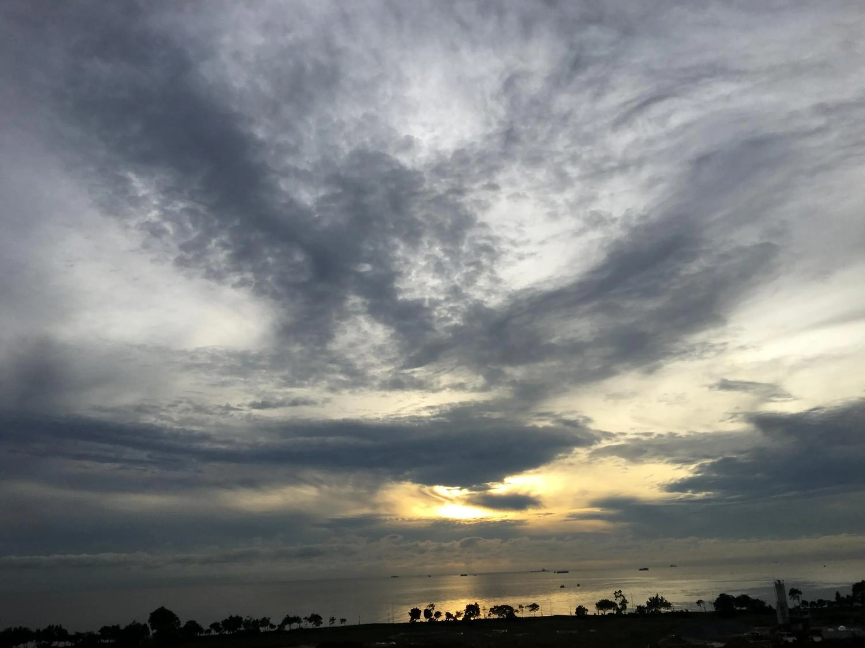 Sunset in Goldenbay Hotel