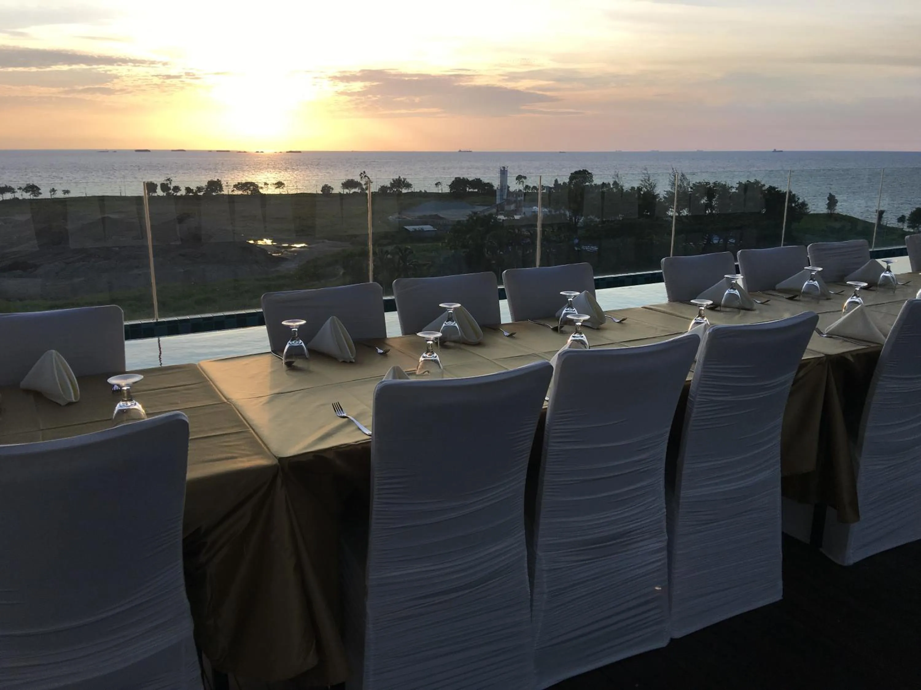 Meals in Goldenbay Hotel