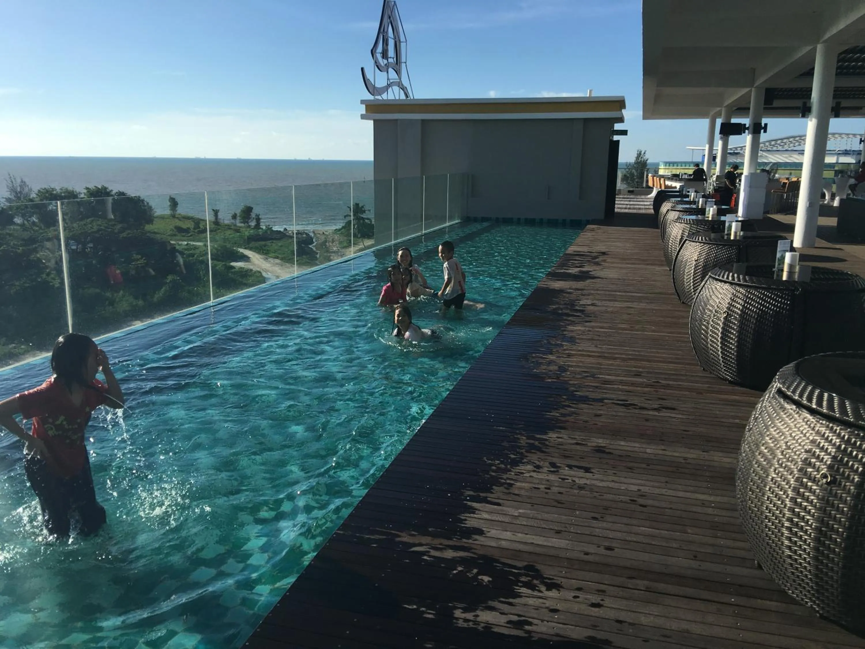 Swimming pool in Goldenbay Hotel