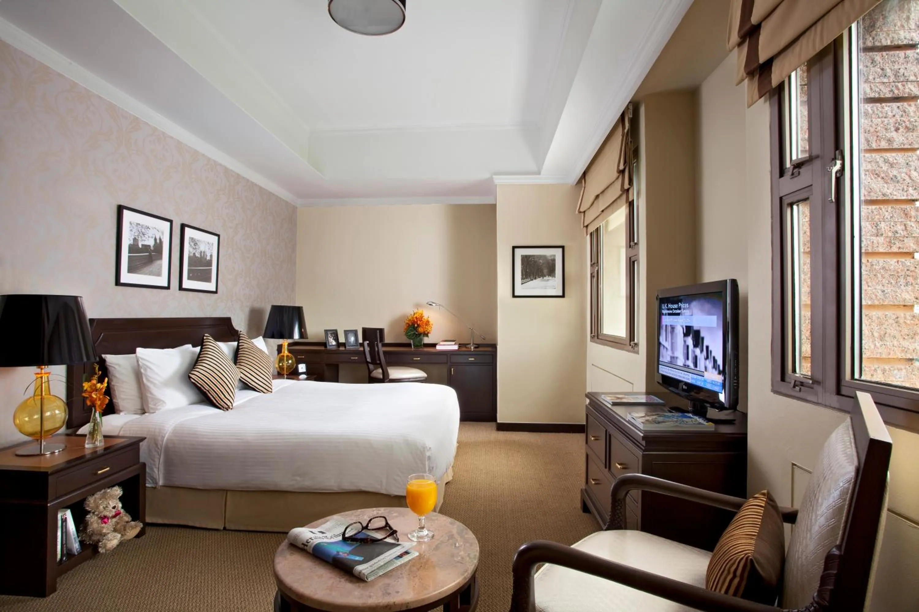 Bed in Orchard Parksuites by Far East Hospitality