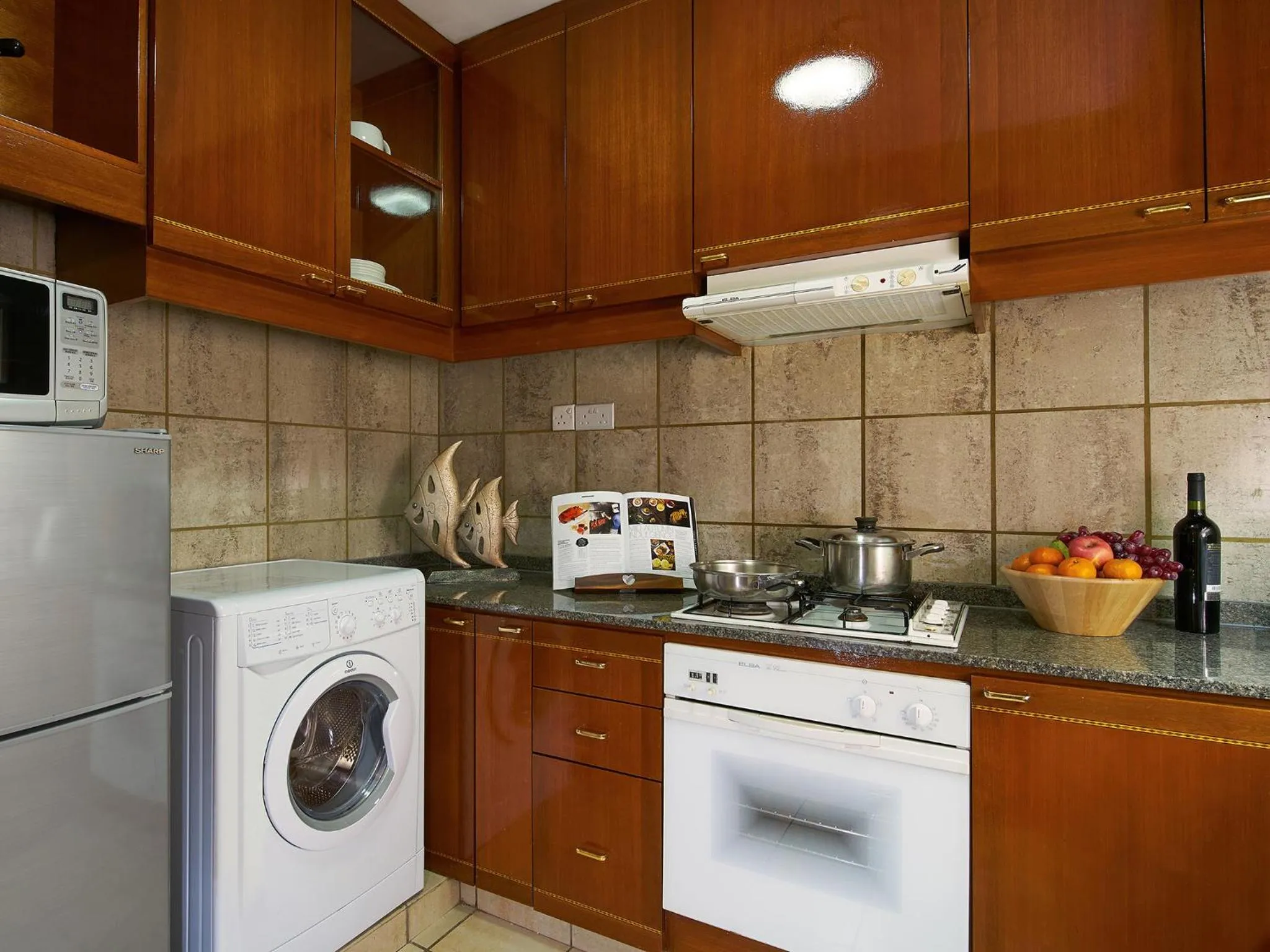 Kitchen or kitchenette in Orchard Parksuites by Far East Hospitality