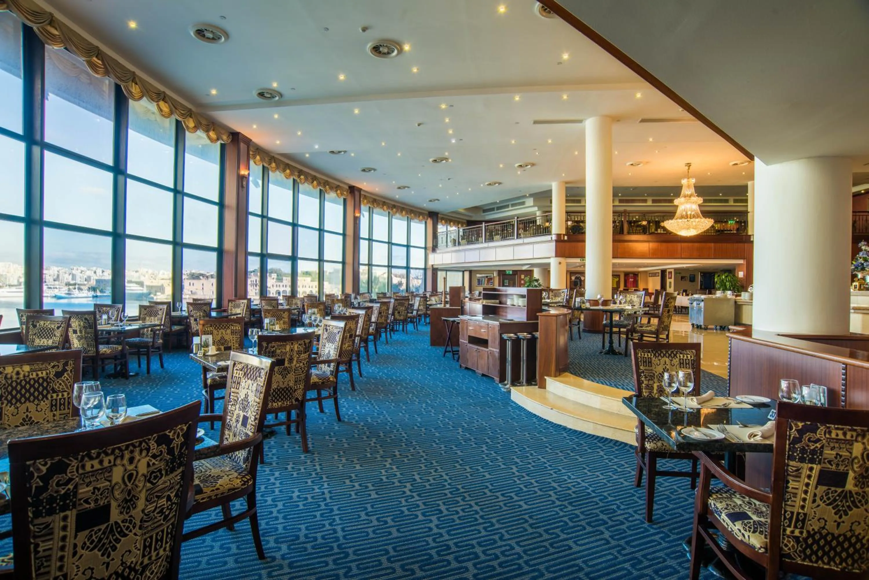 Restaurant/places to eat in Grand Hotel Excelsior