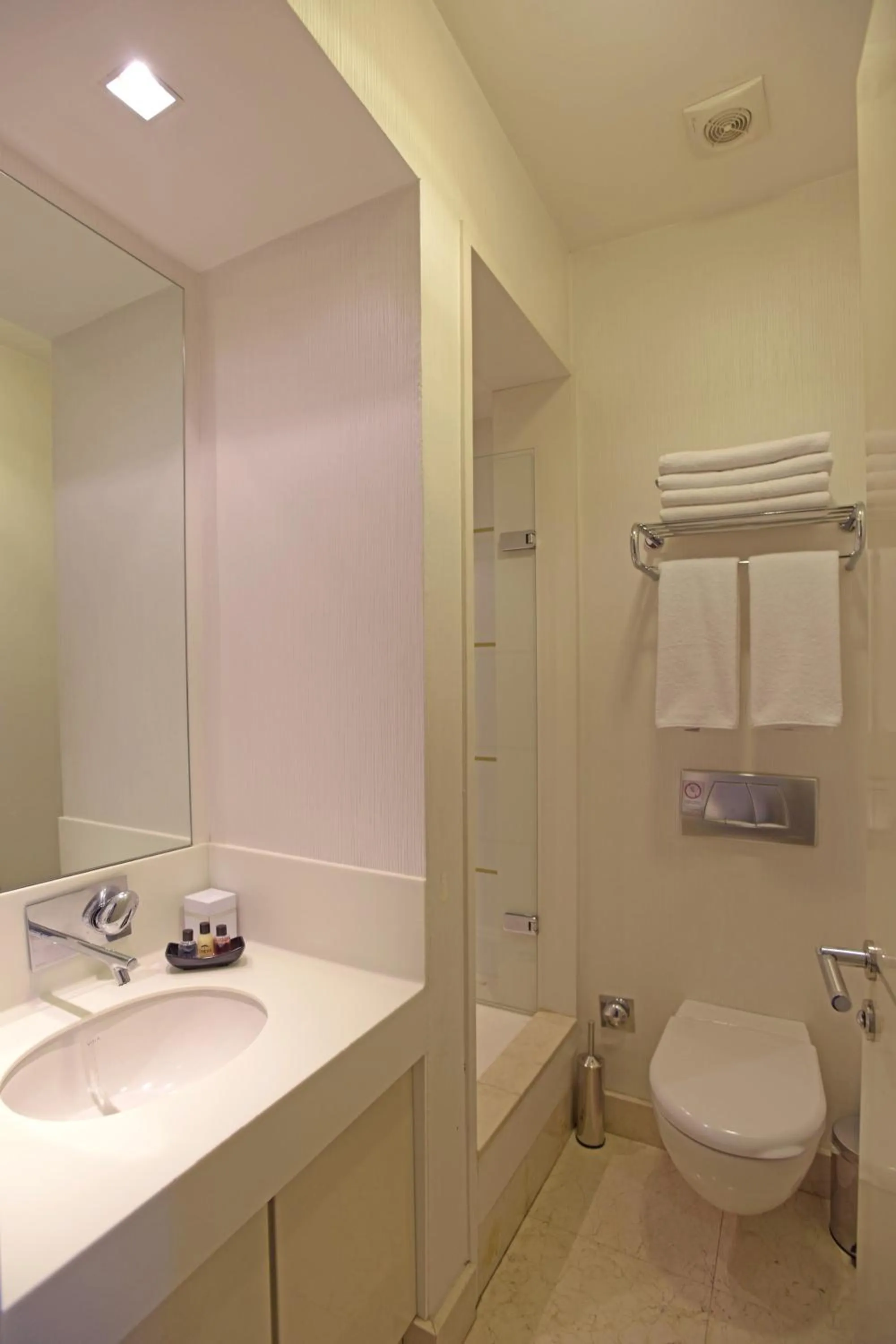 Shower in Cheya Deluxe Residence Nisantasi Istanbul City Center