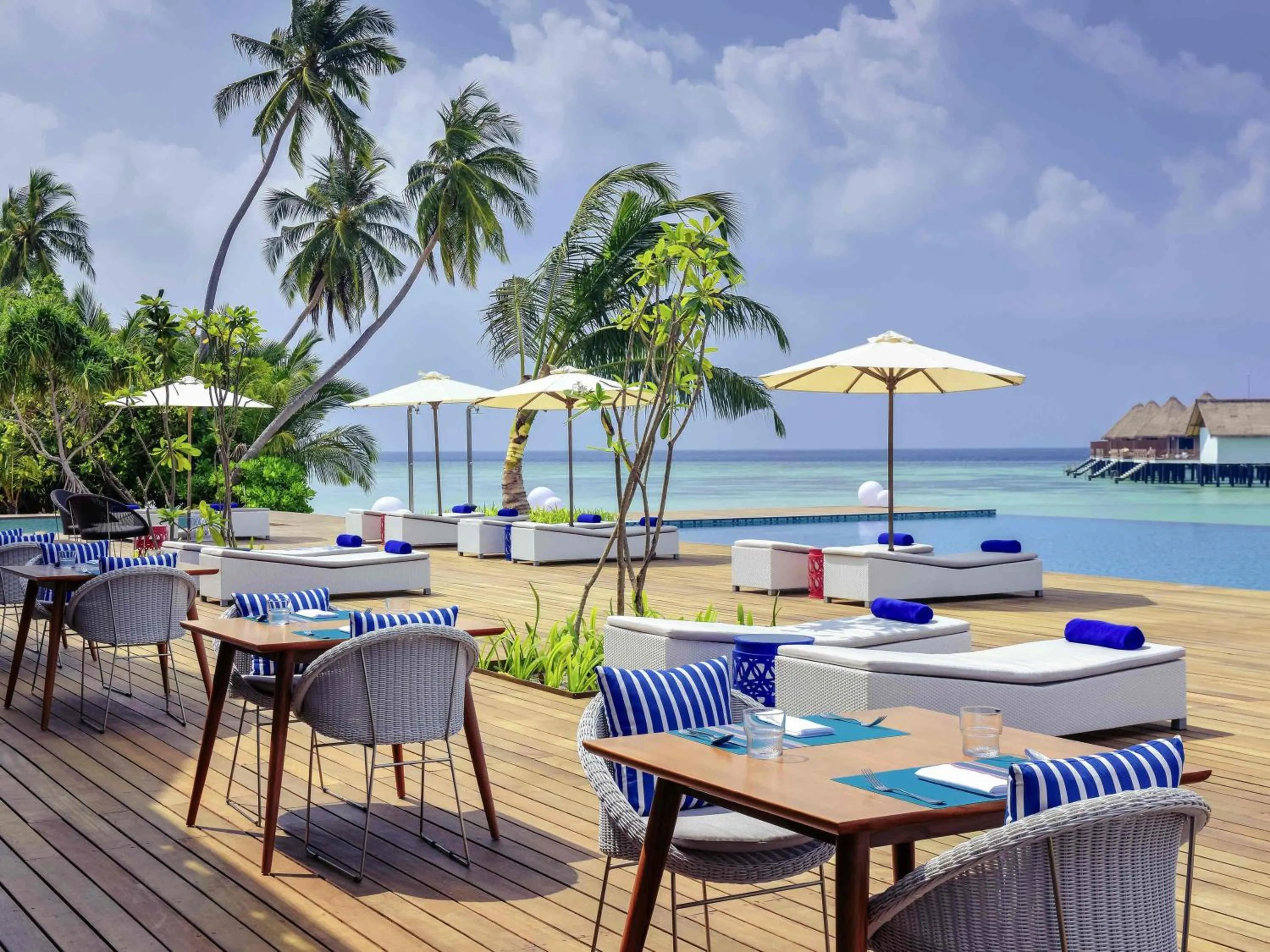 Restaurant/places to eat in Mercure Maldives Kooddoo - Adults-Only Escape - 50 percent off Domestic Transfers