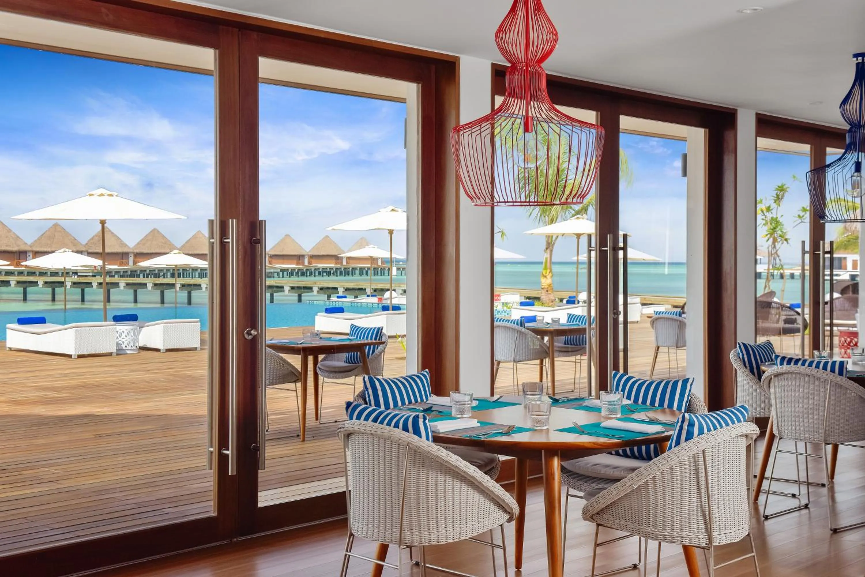 Restaurant/places to eat in Mercure Maldives Kooddoo - Adults-Only Escape - 50 percent off Domestic Transfers