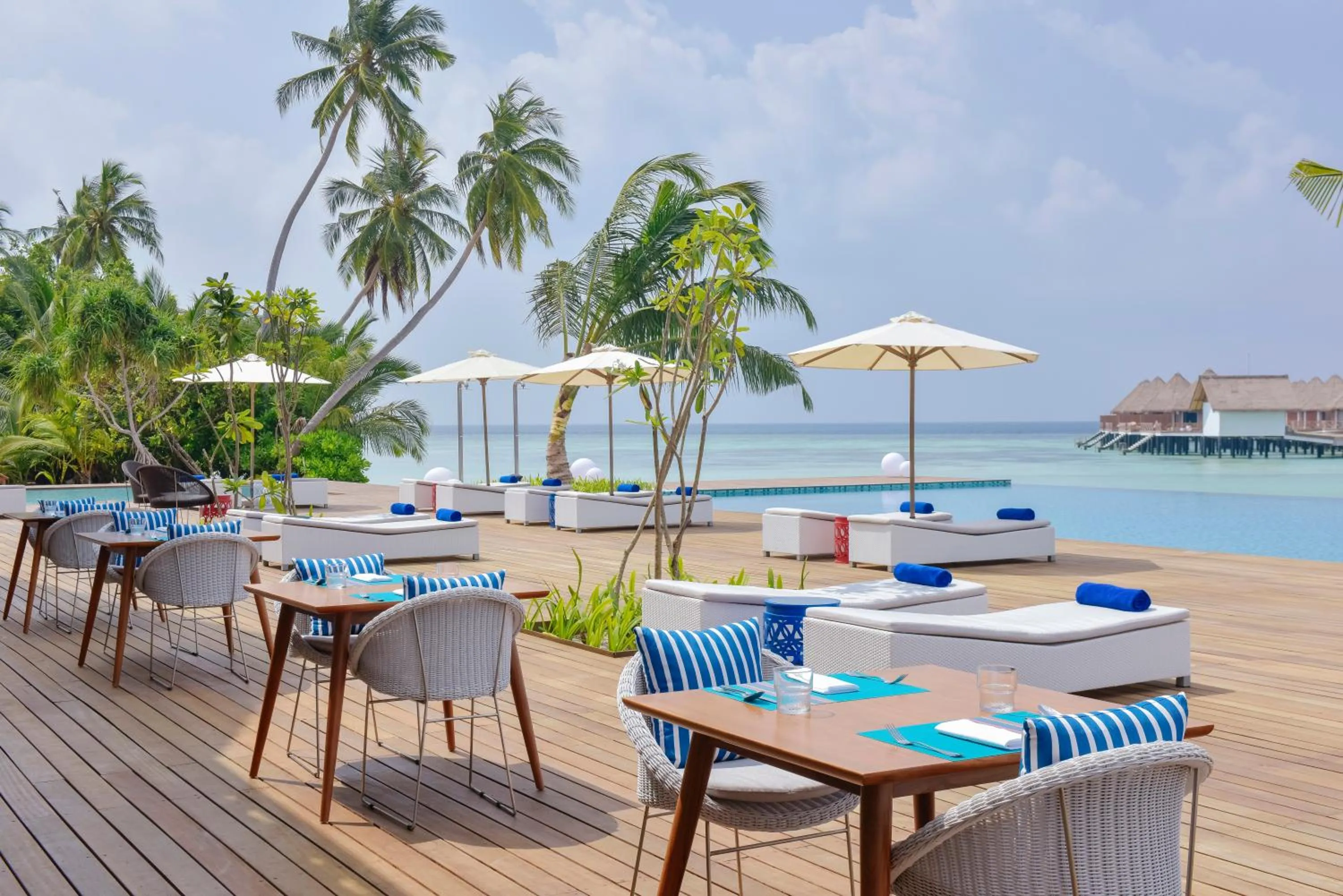 Restaurant/places to eat in Mercure Maldives Kooddoo - Adults-Only Escape - 50 percent off Domestic Transfers