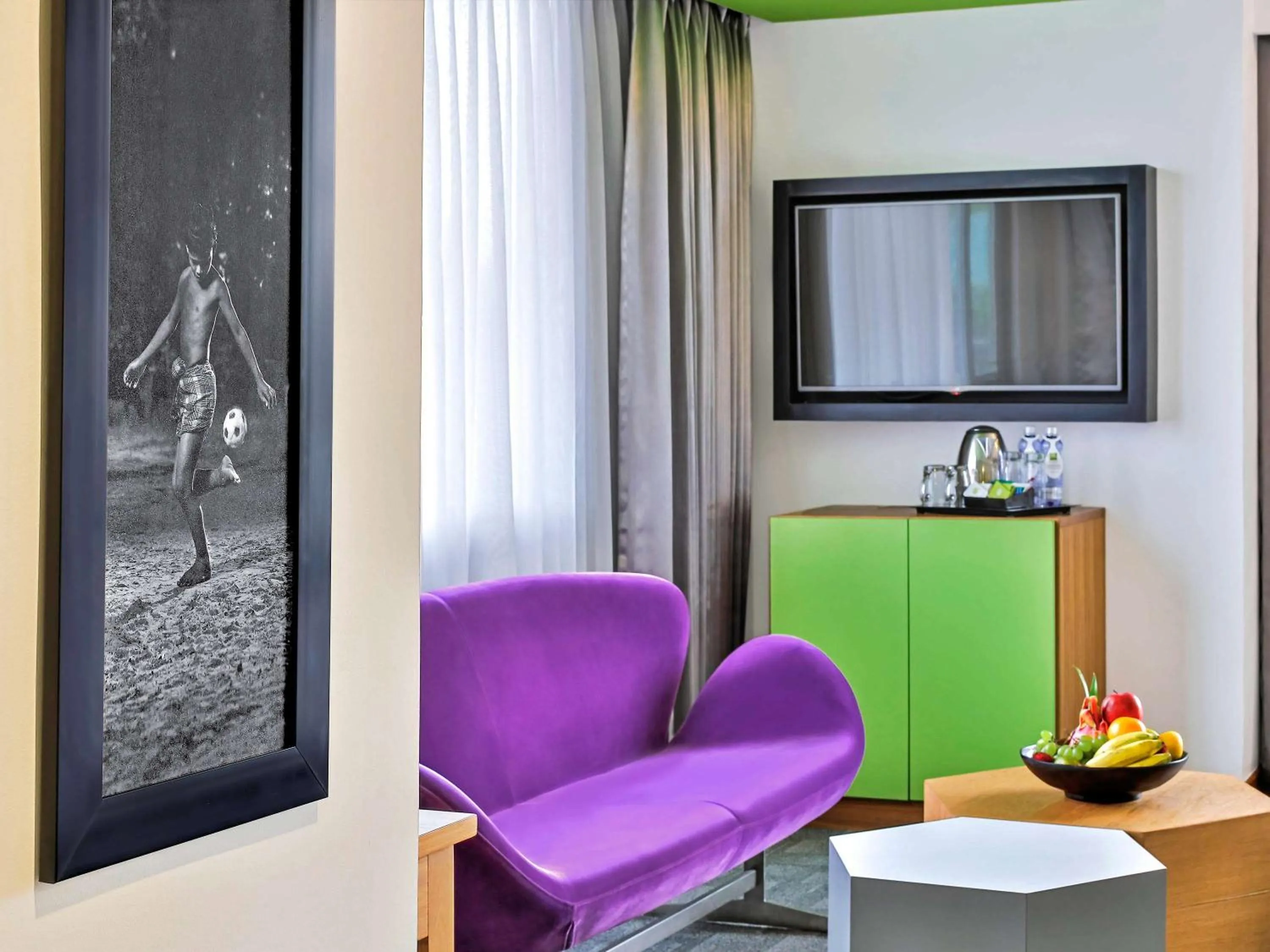 Photo of the whole room in Hotel Stadium