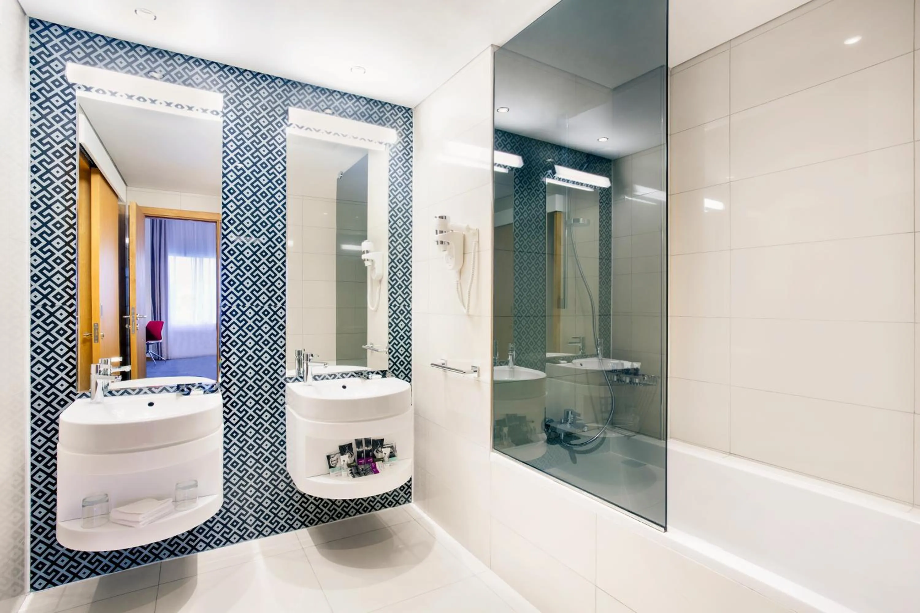 Shower in Mercure Sohar