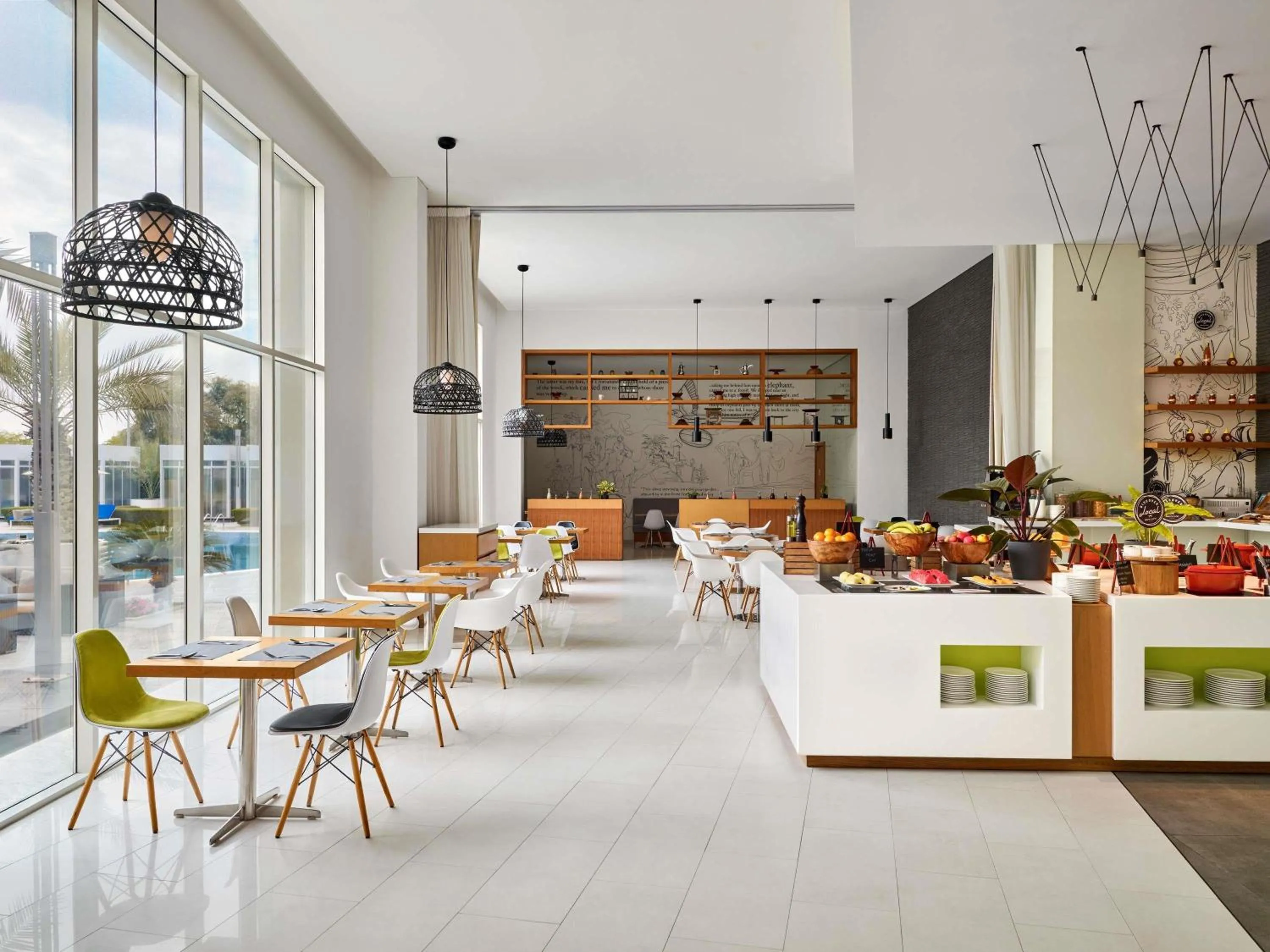 Restaurant/places to eat in Mercure Sohar