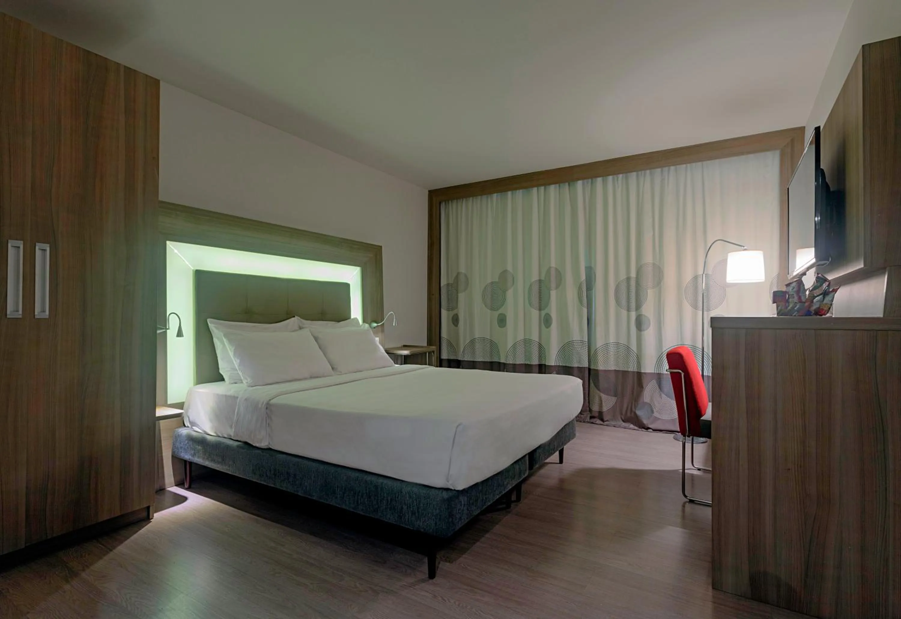 Bedroom, Bed in Novotel RJ Praia de Botafogo