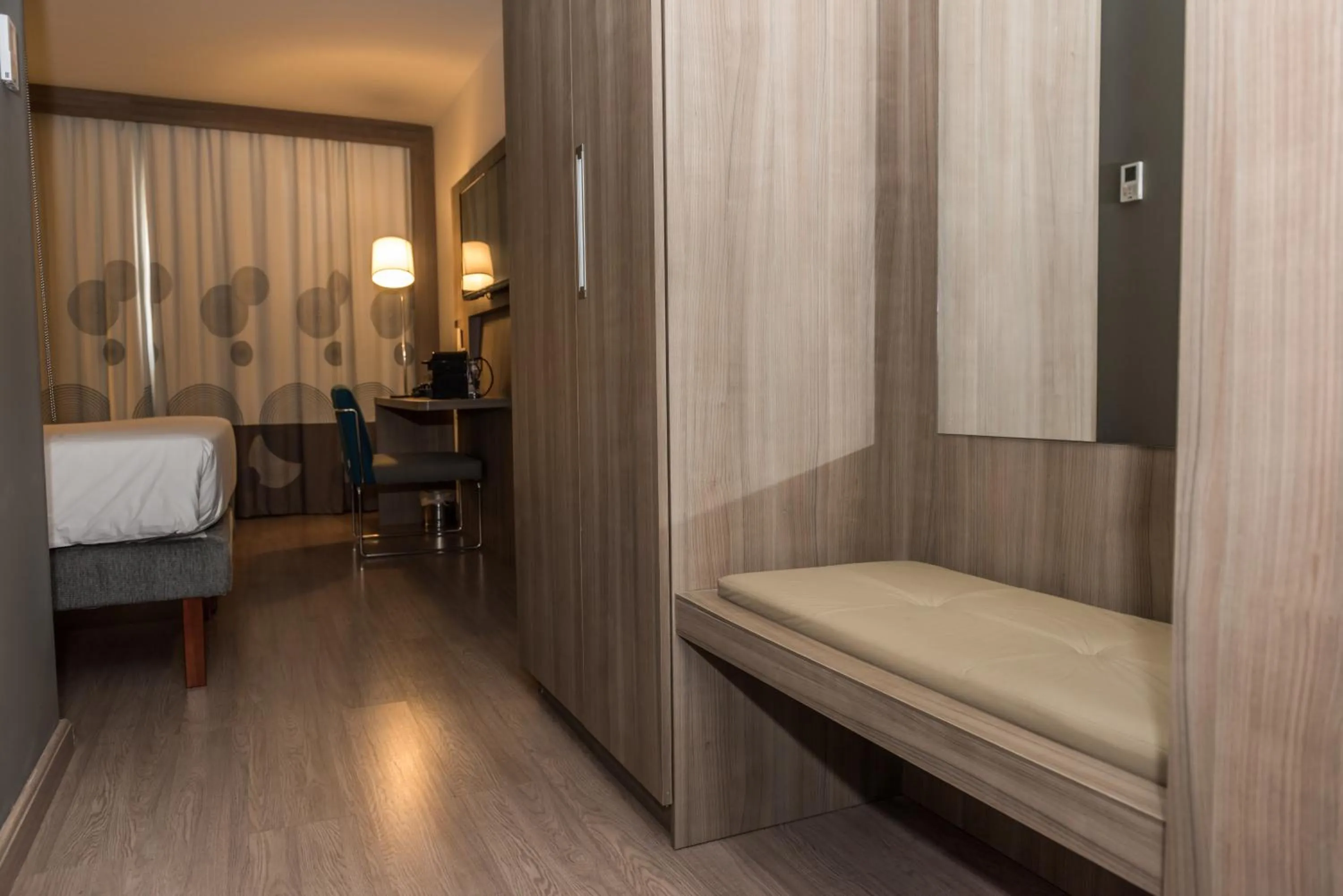 Dining area, Bed in Novotel RJ Praia de Botafogo