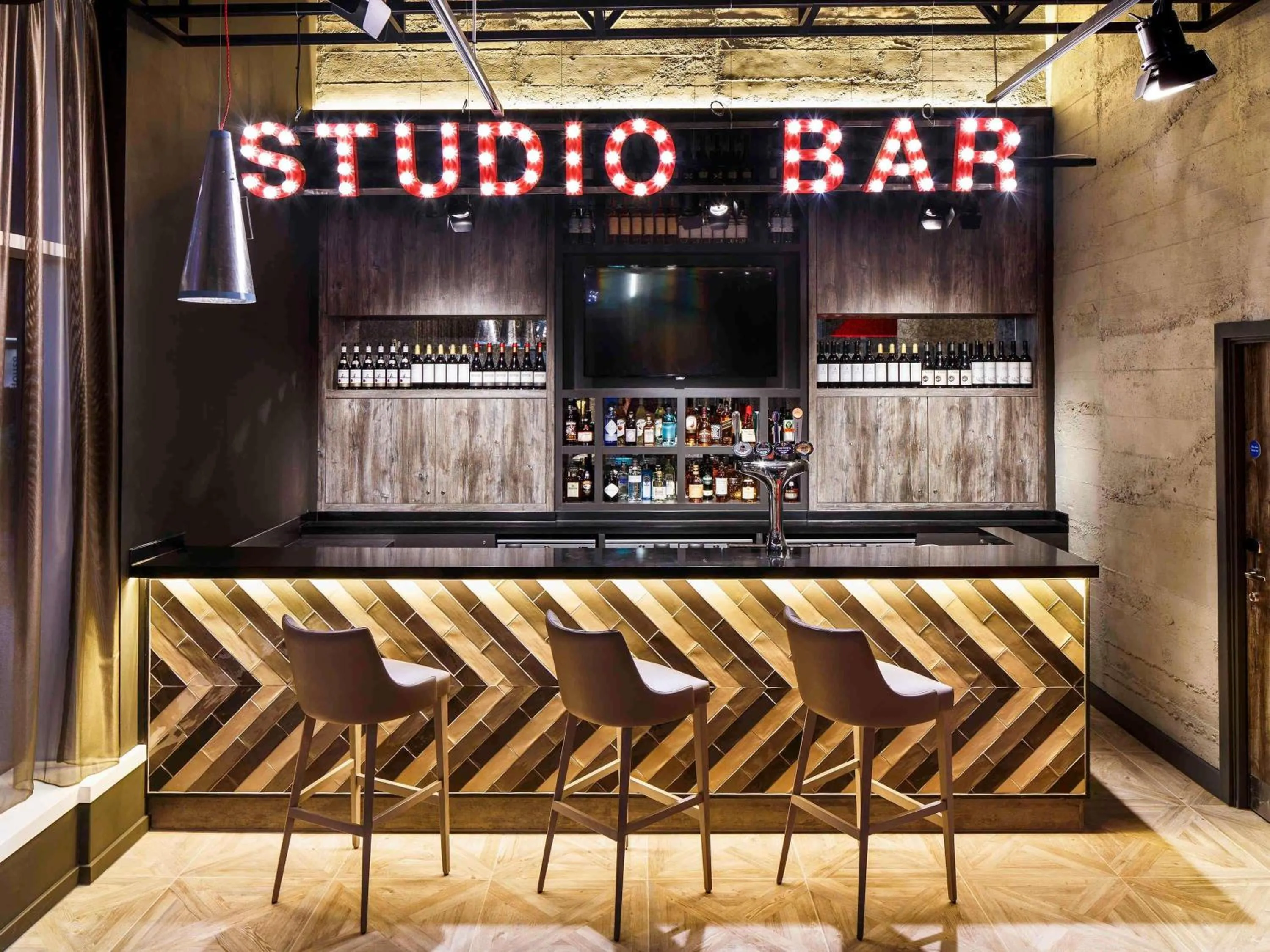 Property building in ibis Styles London Ealing