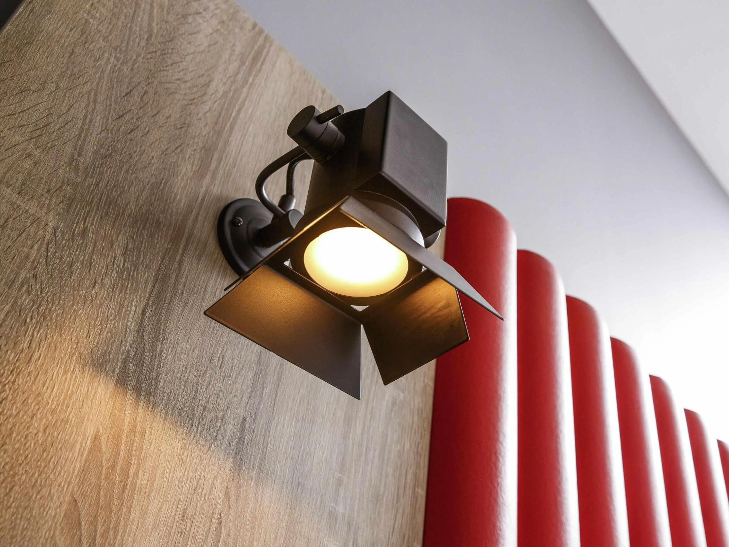 Bedroom in ibis Styles London Ealing