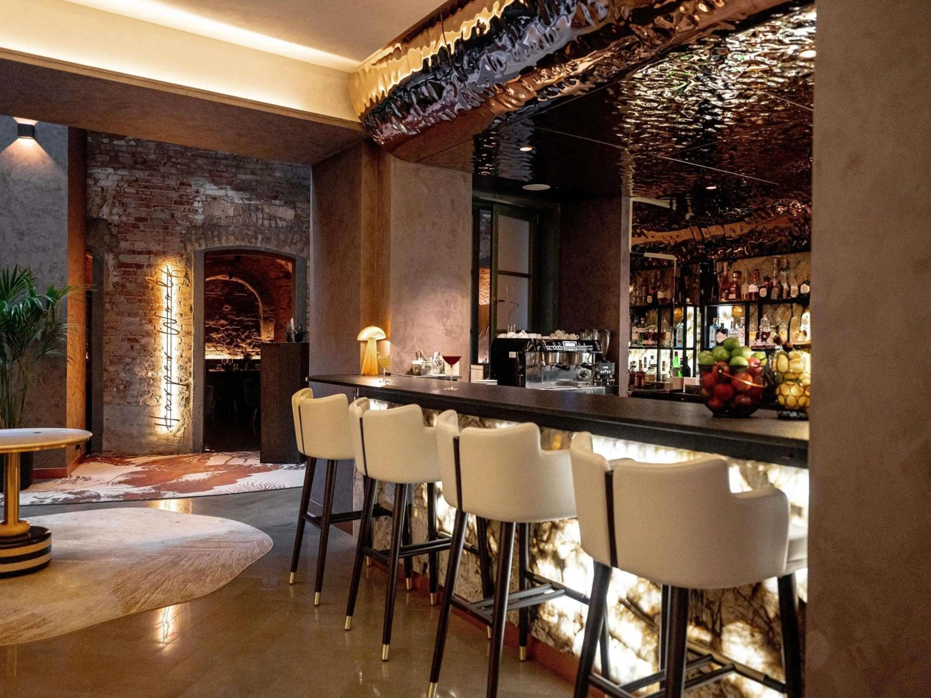 Lounge or bar in Pullman Riga Old Town - Renovated 2025