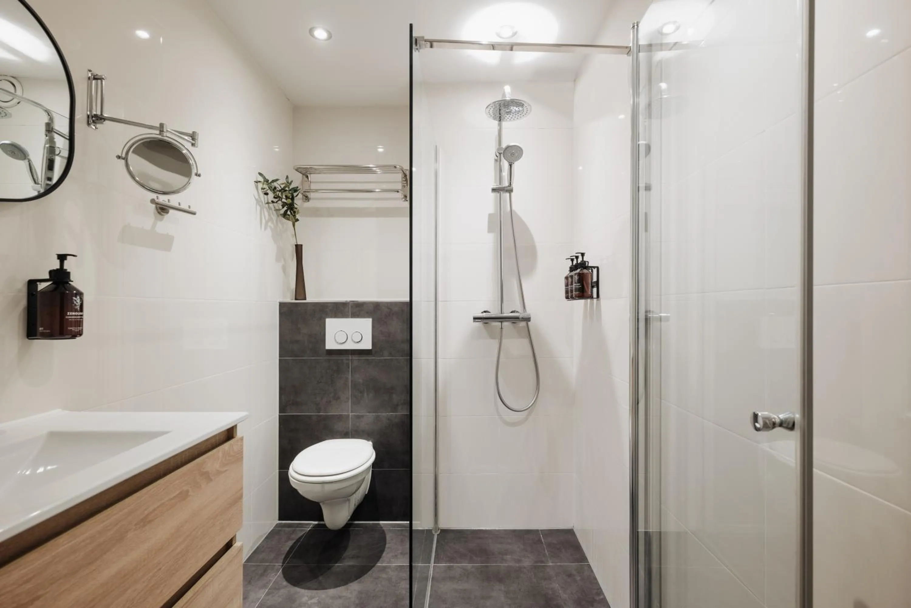 Bathroom in Adam Suites Hotel