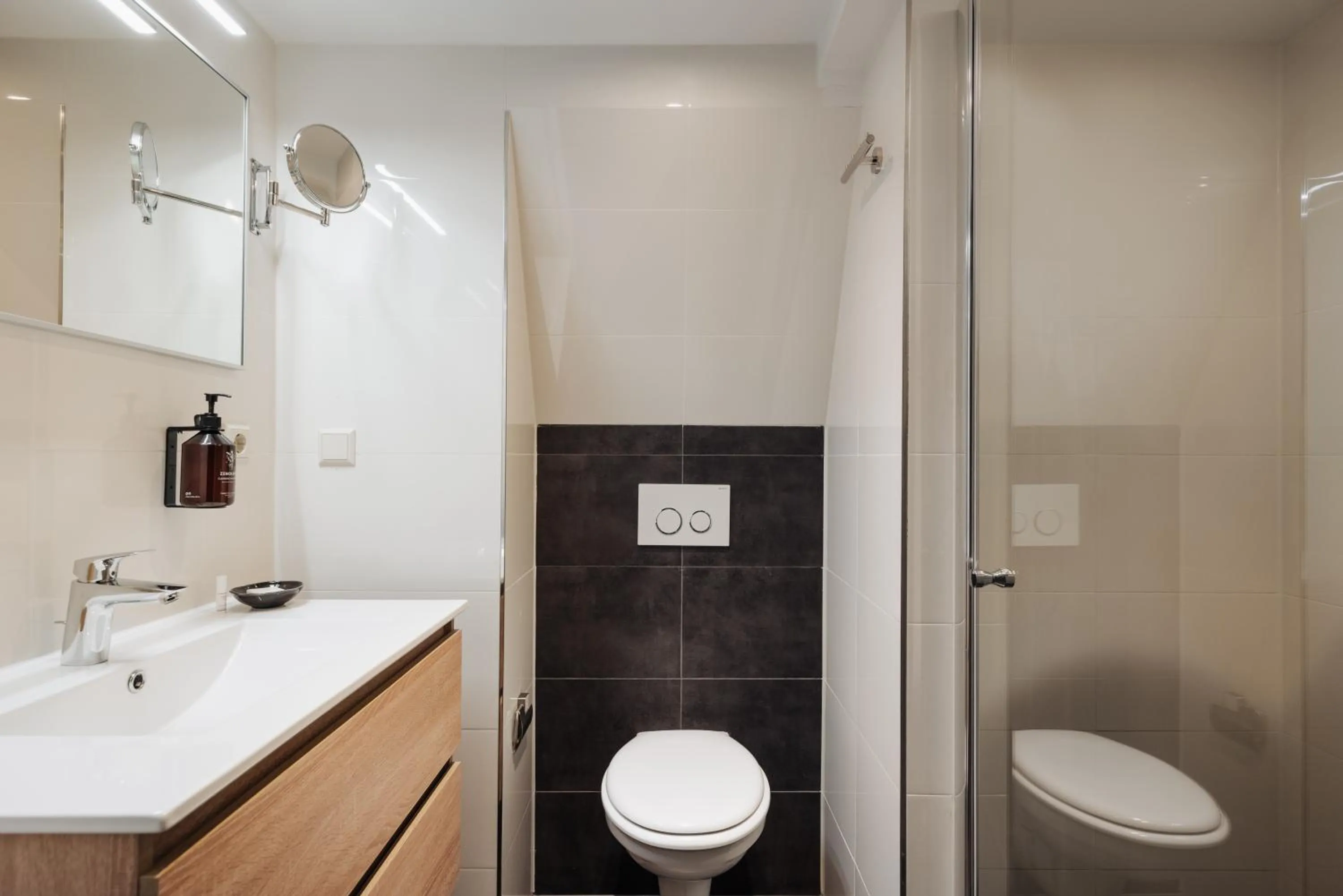 Bathroom in Adam Suites Hotel