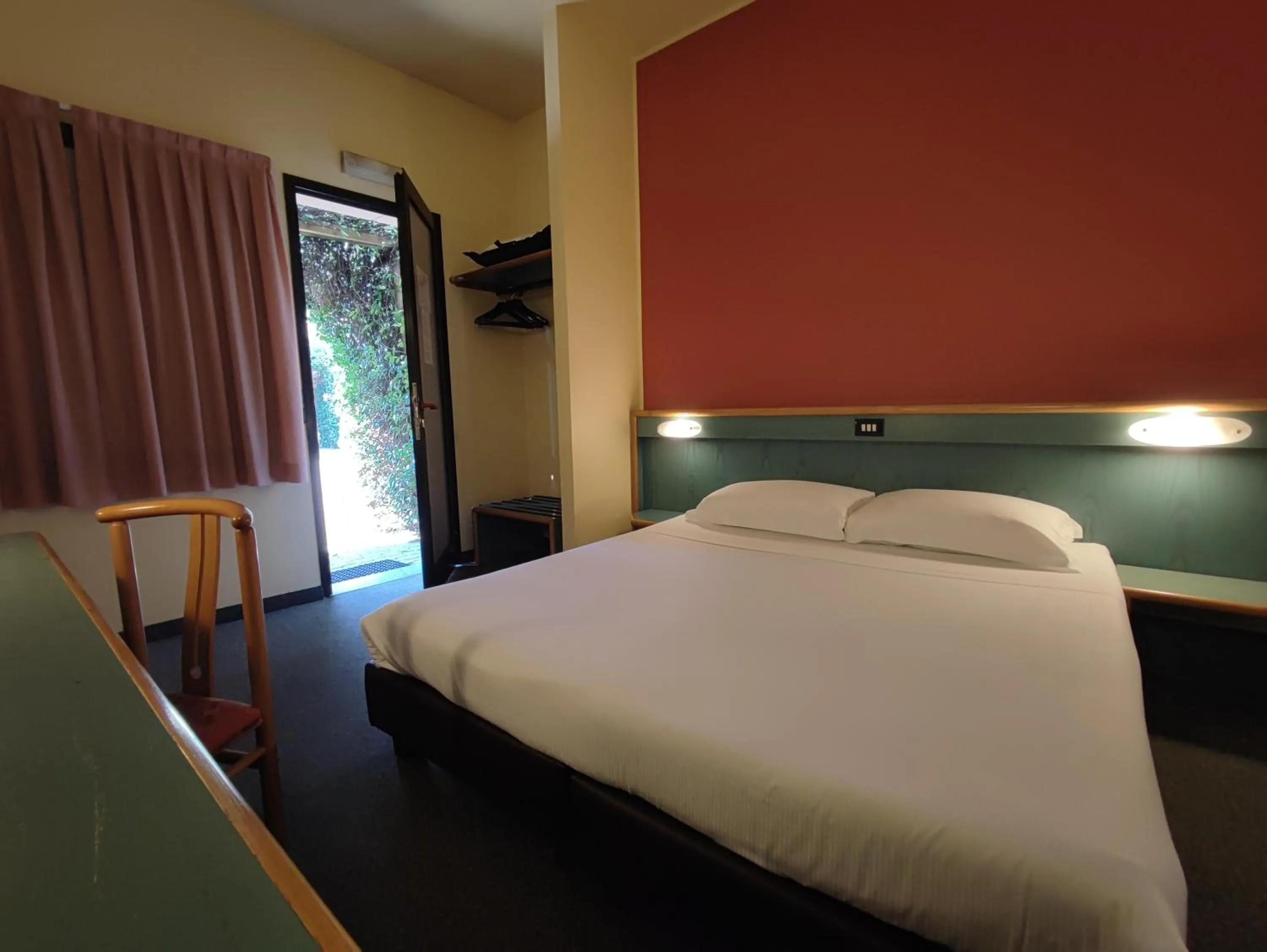 Bedroom, Bed in Stay Hotel