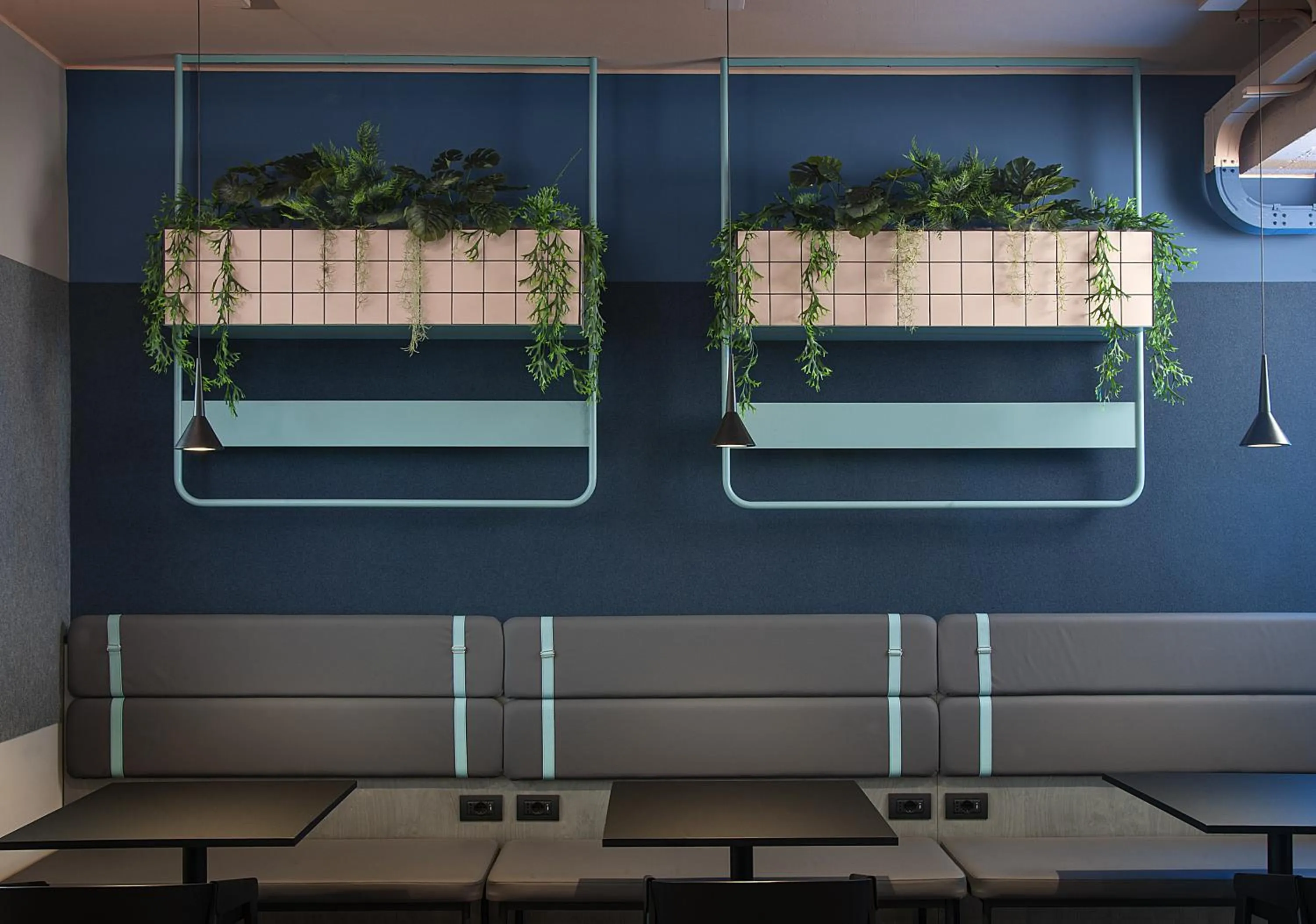 Restaurant/places to eat in Stay Hotel