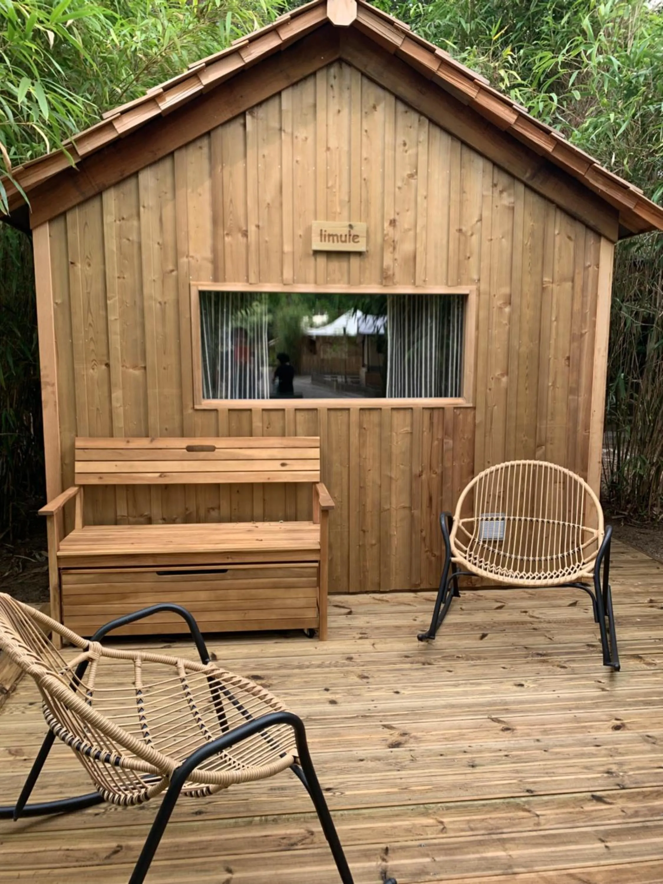 Patio in Lodging Le Lac