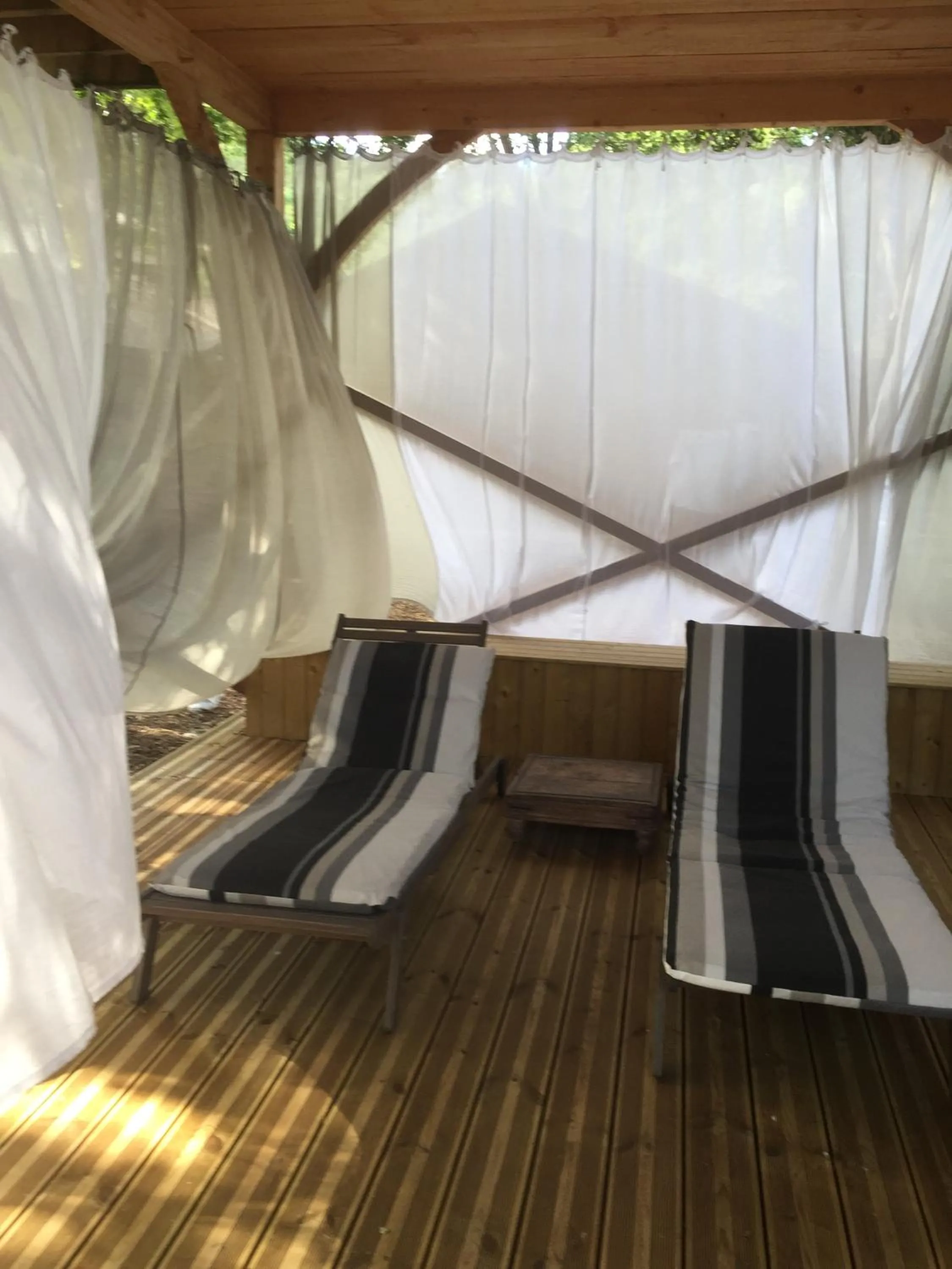 Patio in Lodging Le Lac