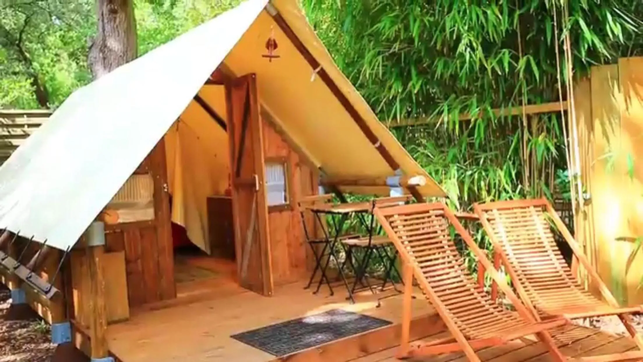 Patio in Lodging Le Lac