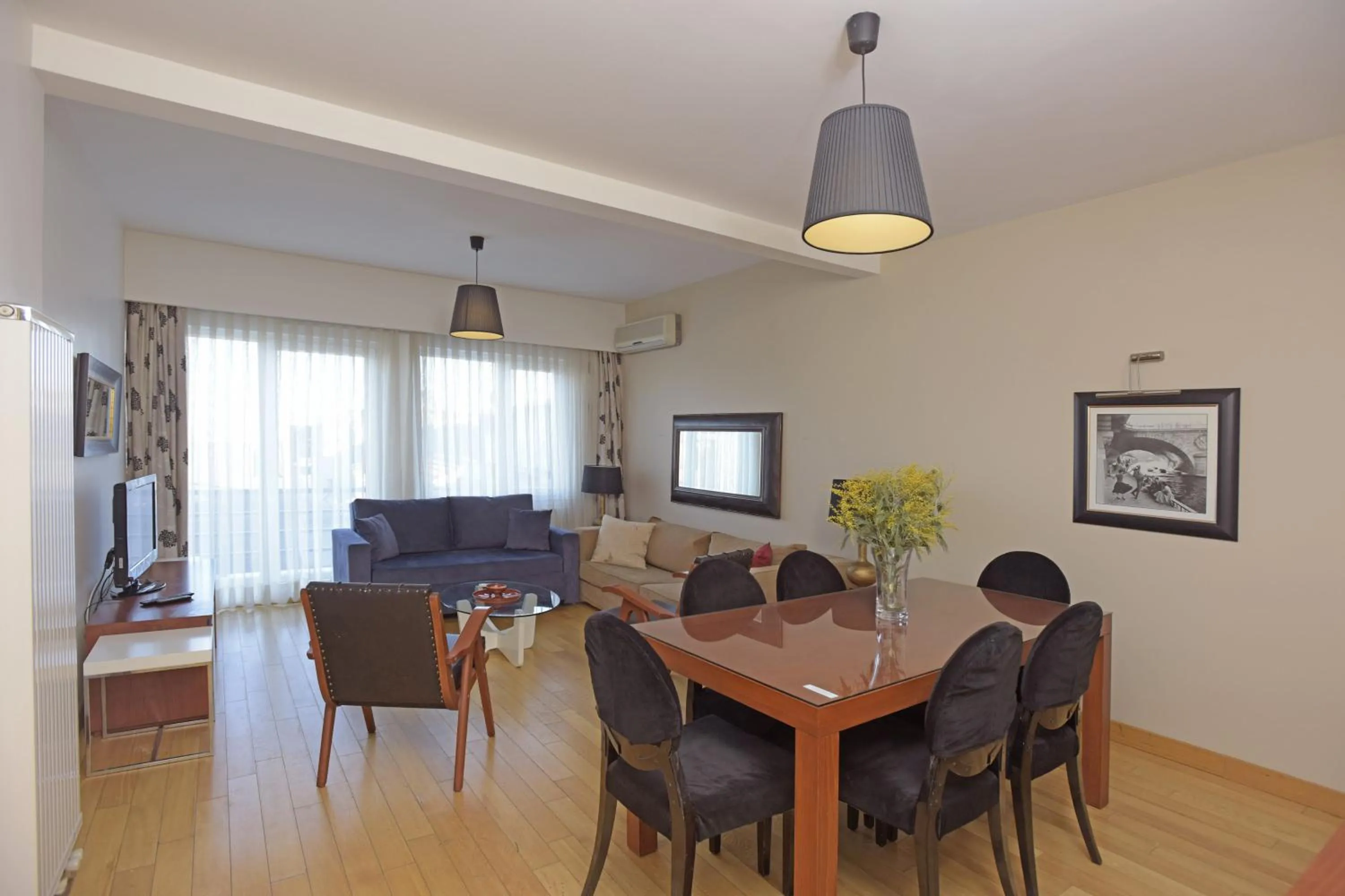 Living room, Dining Area in Cheya Gumussuyu Residence