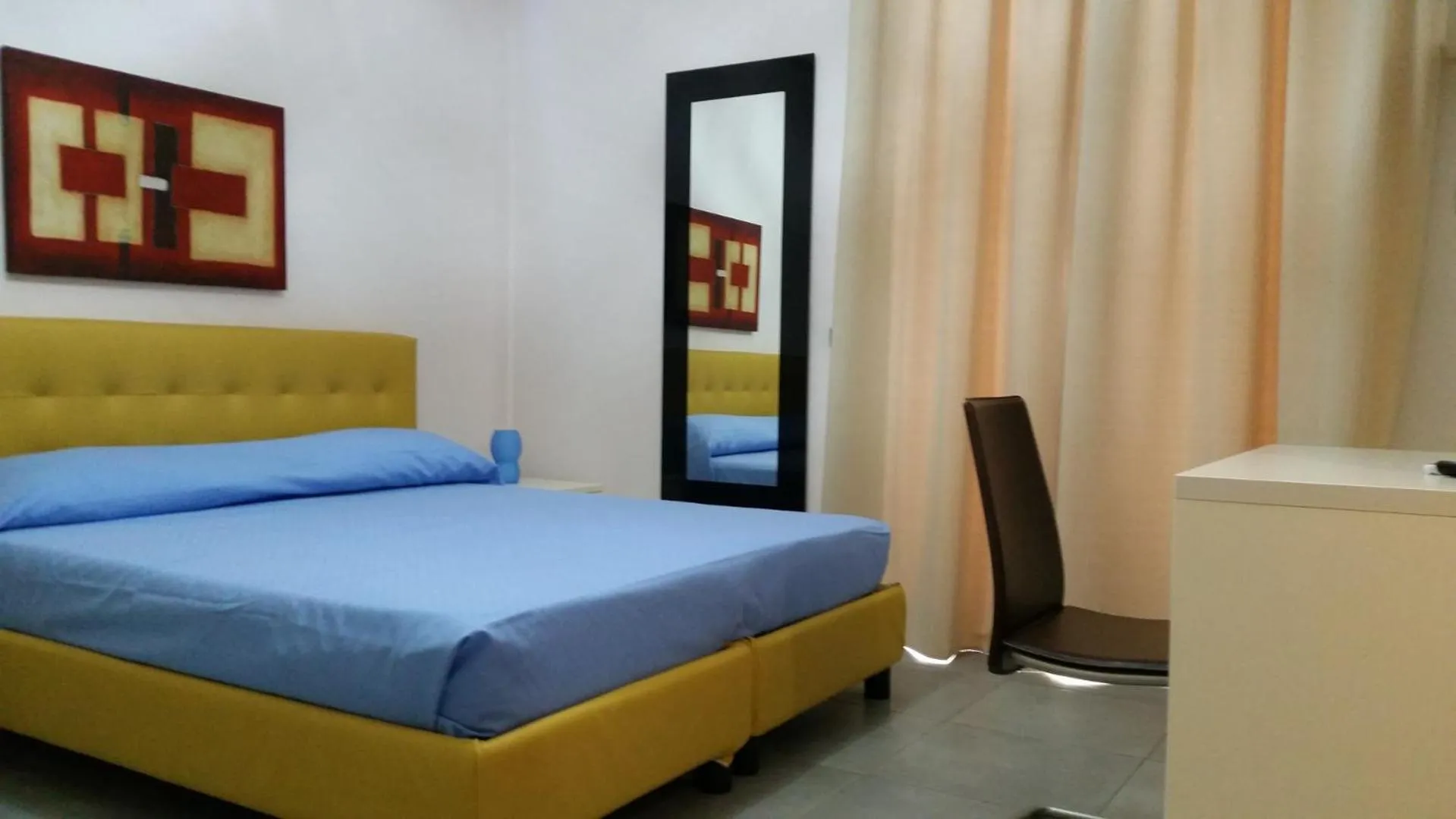 Photo of the whole room, Bed in Dodo House