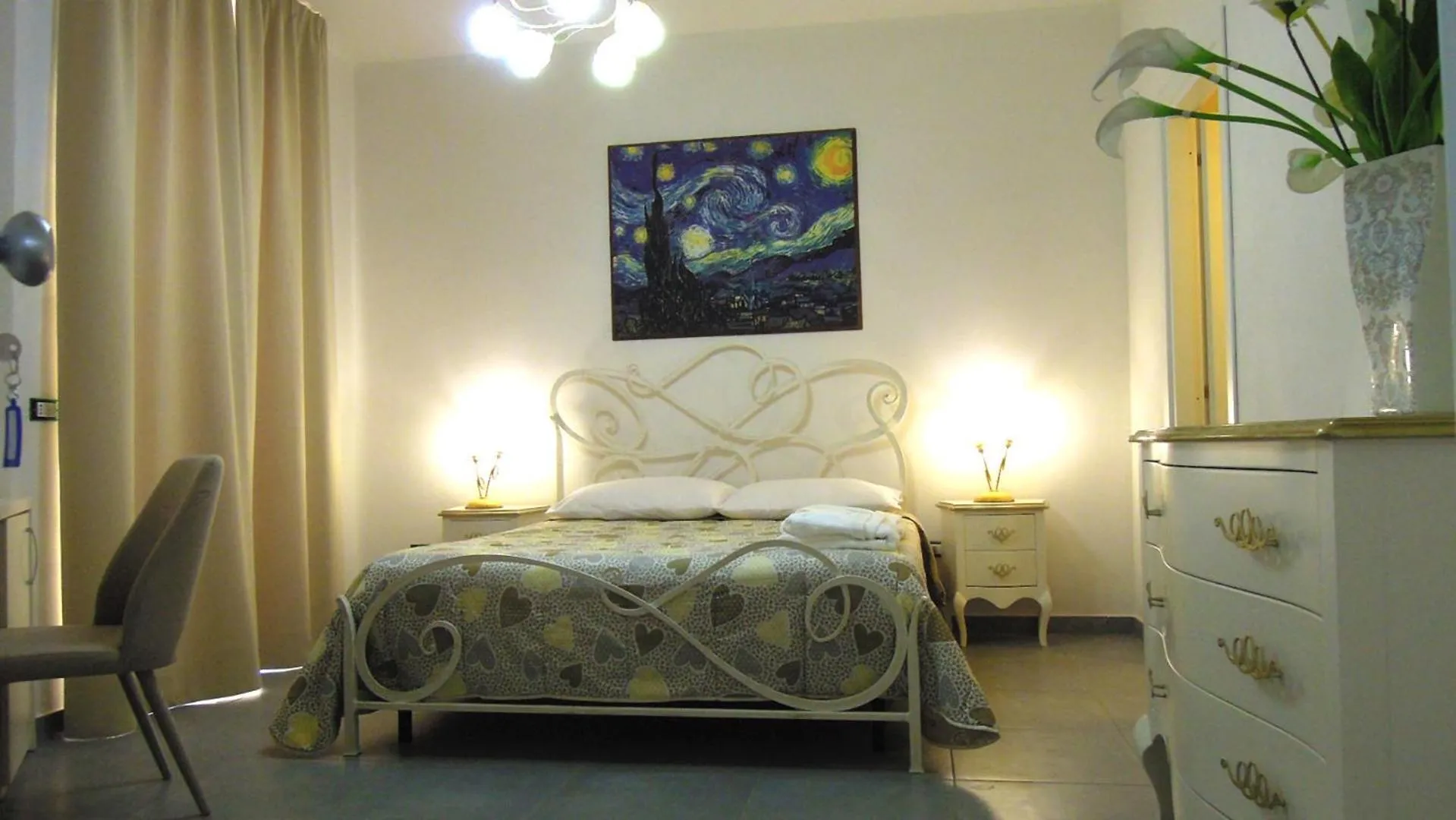 Photo of the whole room, Bed in Dodo House