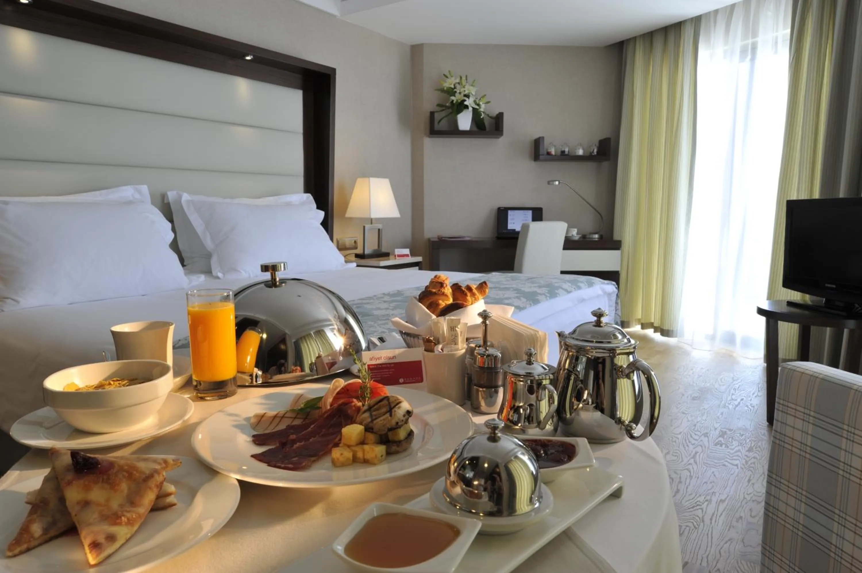 Photo of the whole room in Ramada Plaza Antalya