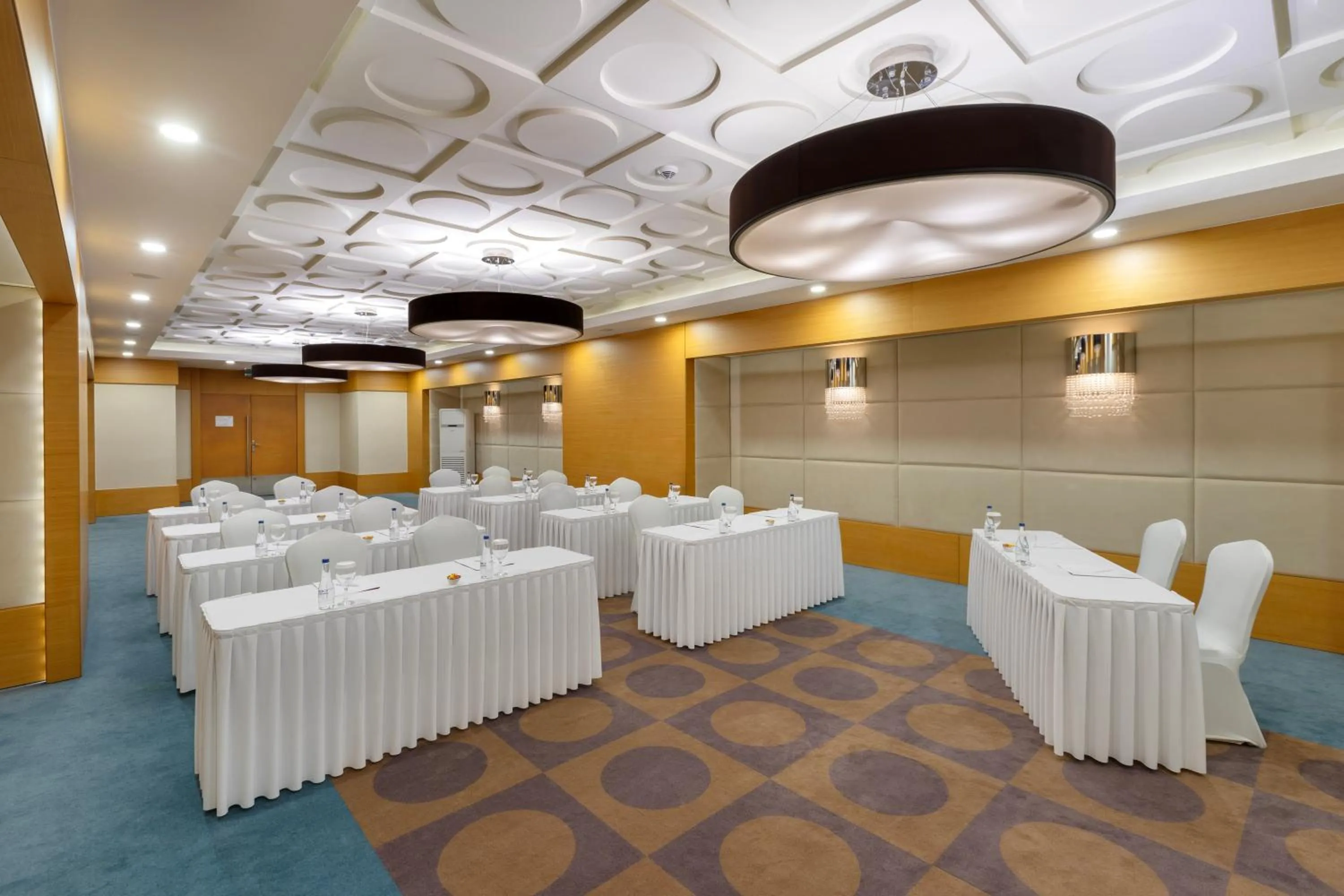 Meeting/conference room in Ramada Plaza Antalya