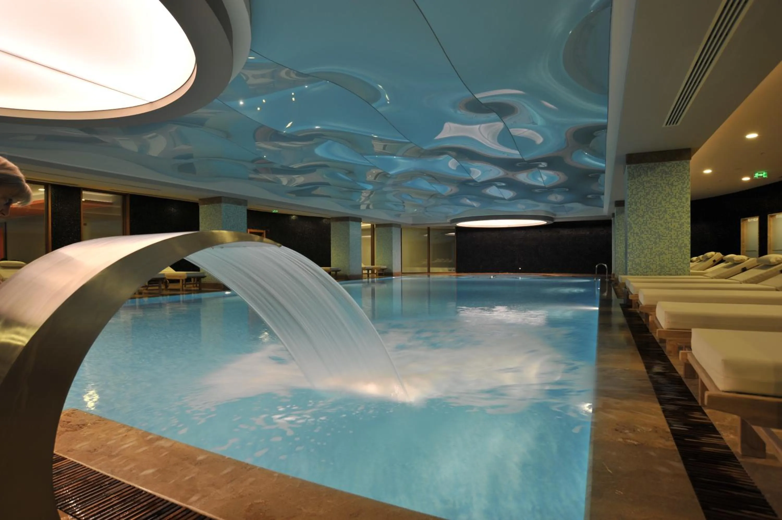 Swimming pool in Ramada Plaza Antalya