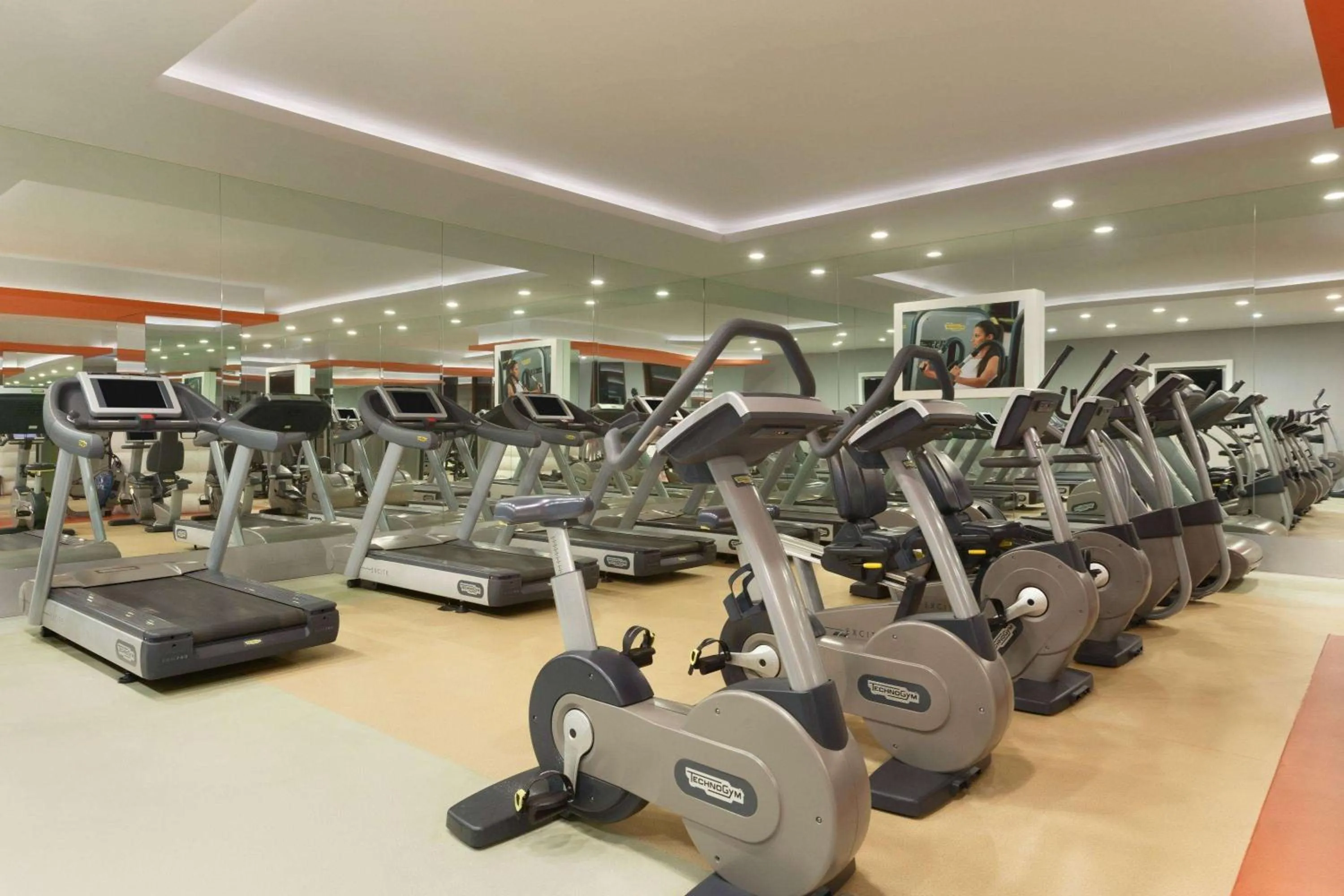 Fitness centre/facilities in Ramada Plaza Antalya