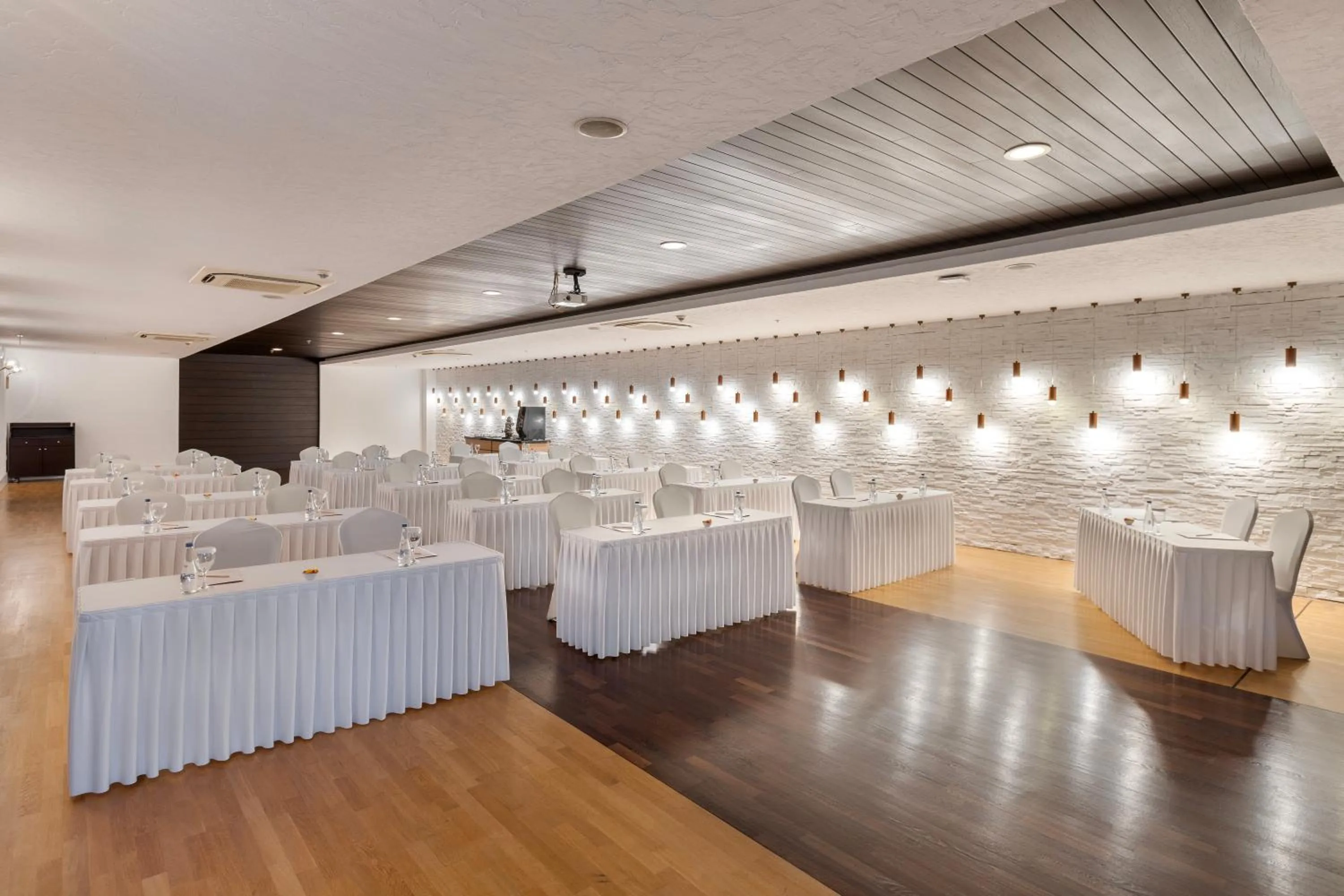 Meeting/conference room in Ramada Plaza Antalya