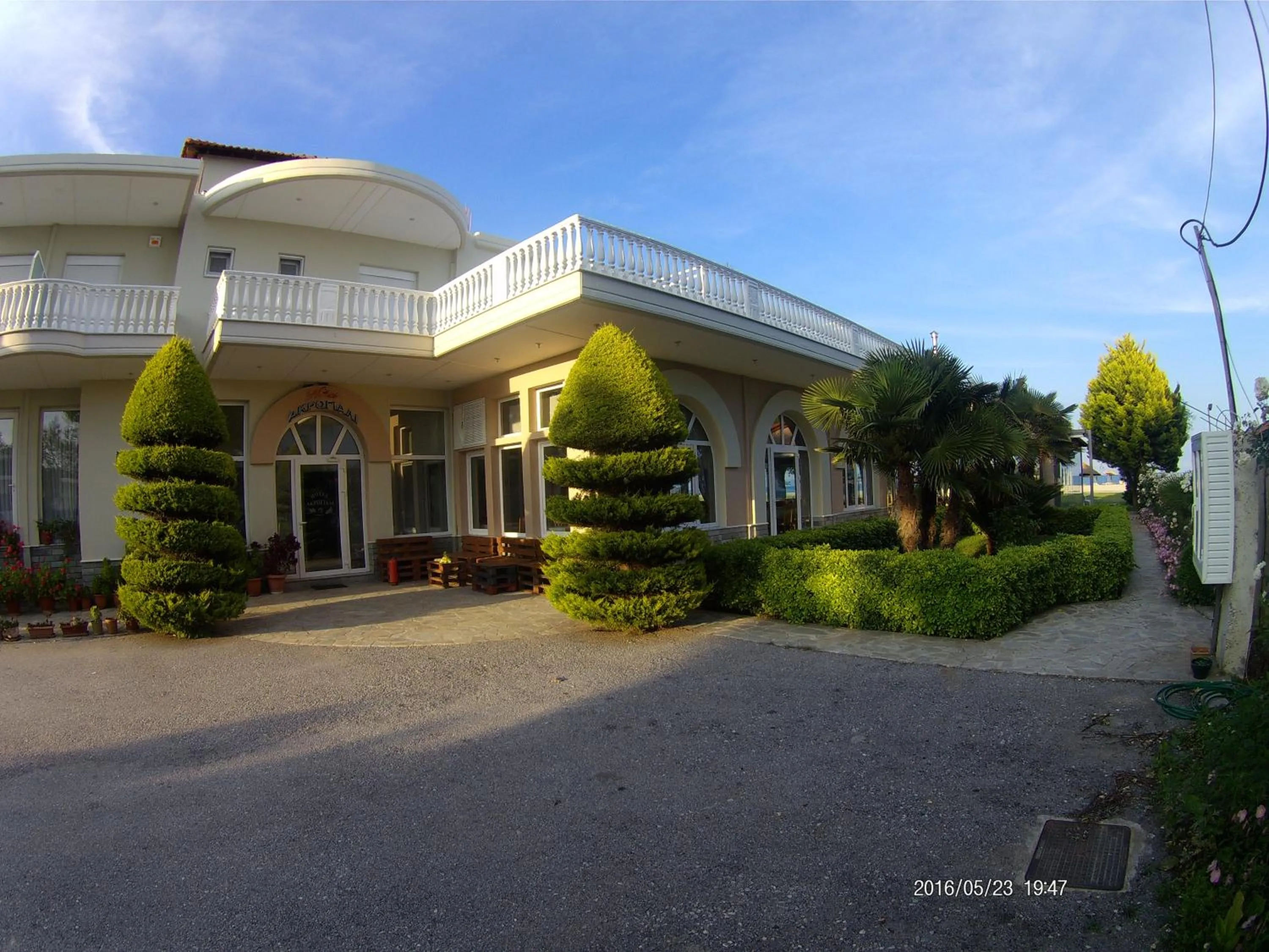 Facade/entrance in Hotel Akrogiali
