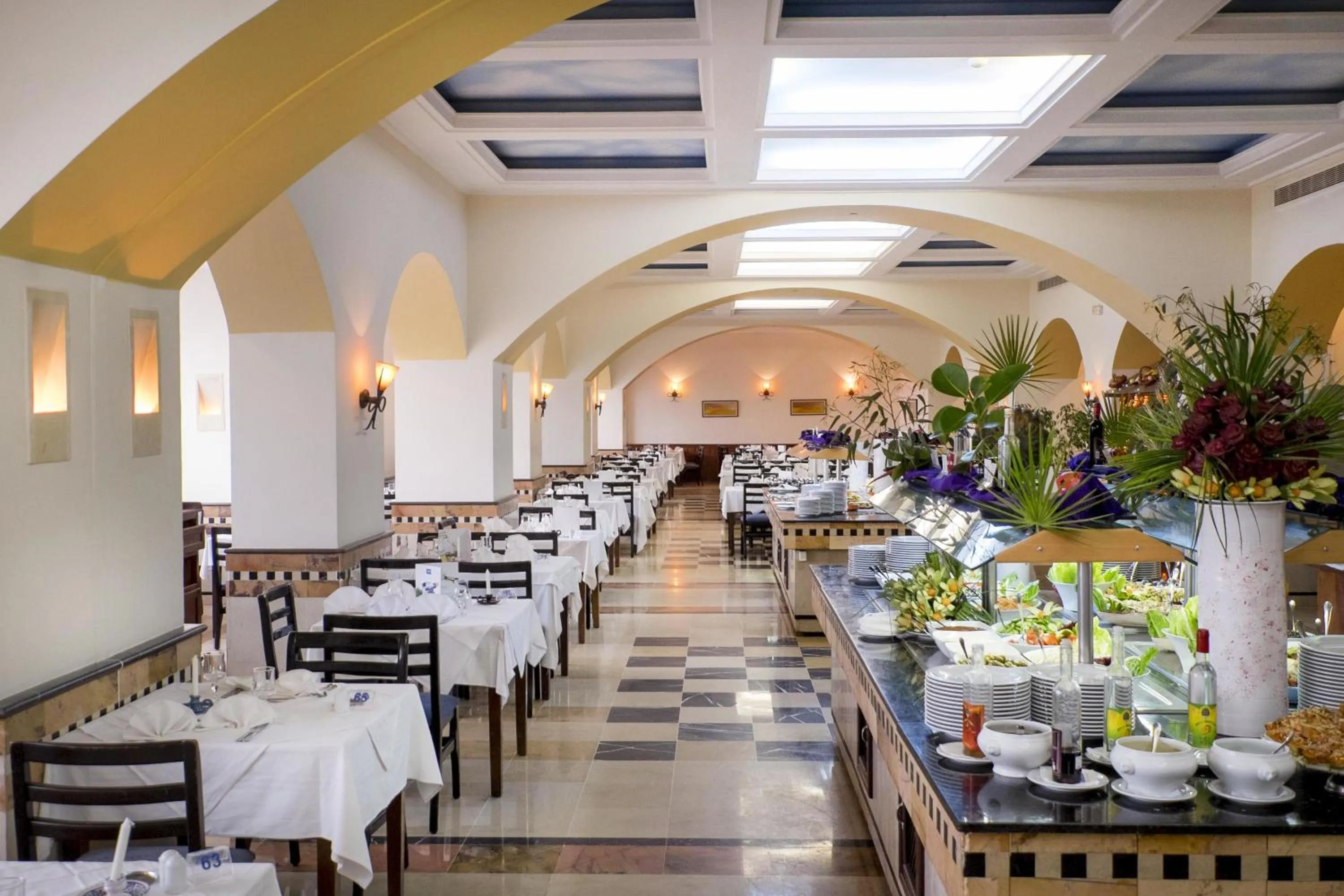 Restaurant/places to eat in Medina Solaria And Thalasso