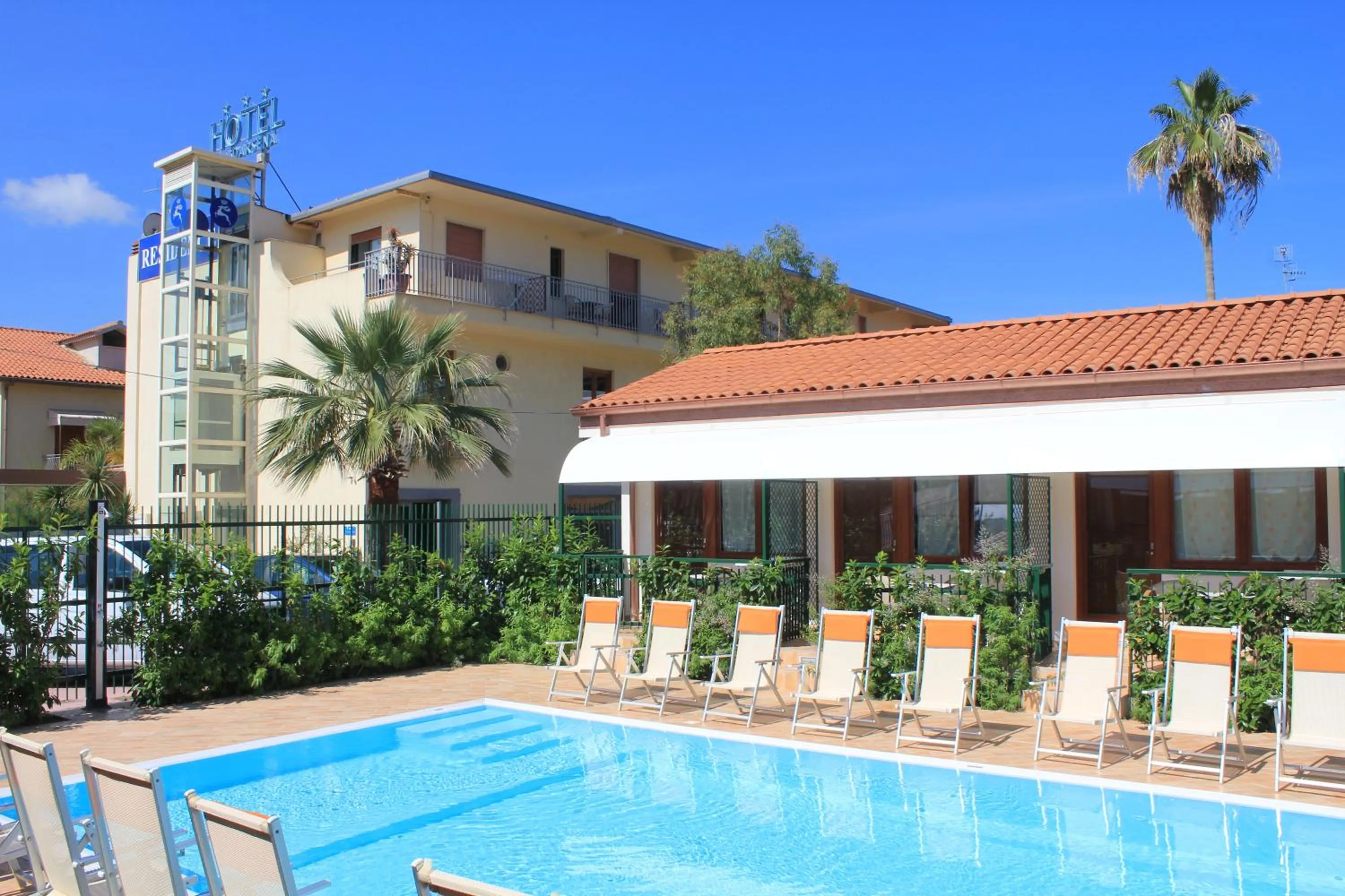 Swimming pool in Hotel Residence La Darsena