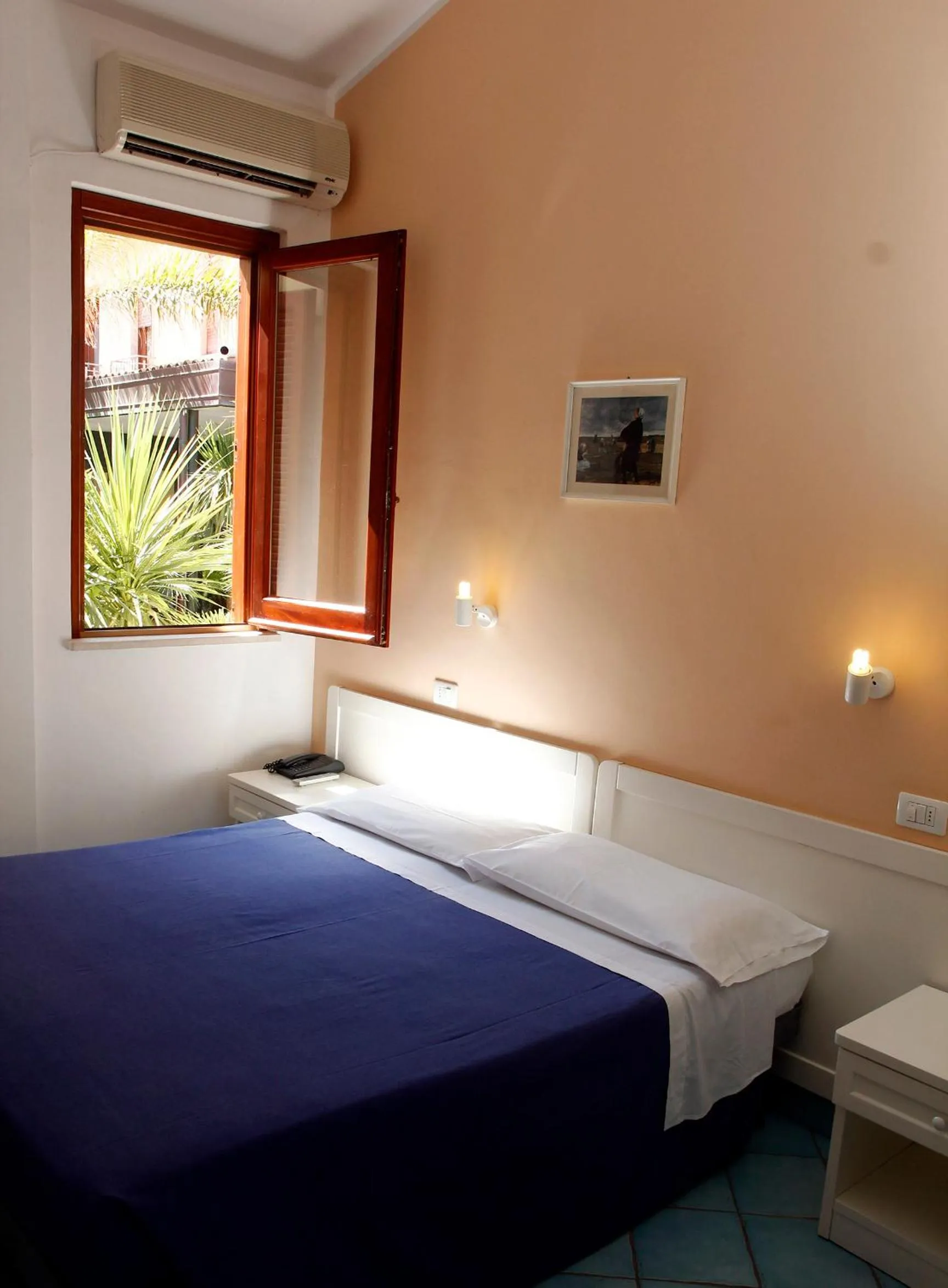 Bed in Hotel Residence La Darsena