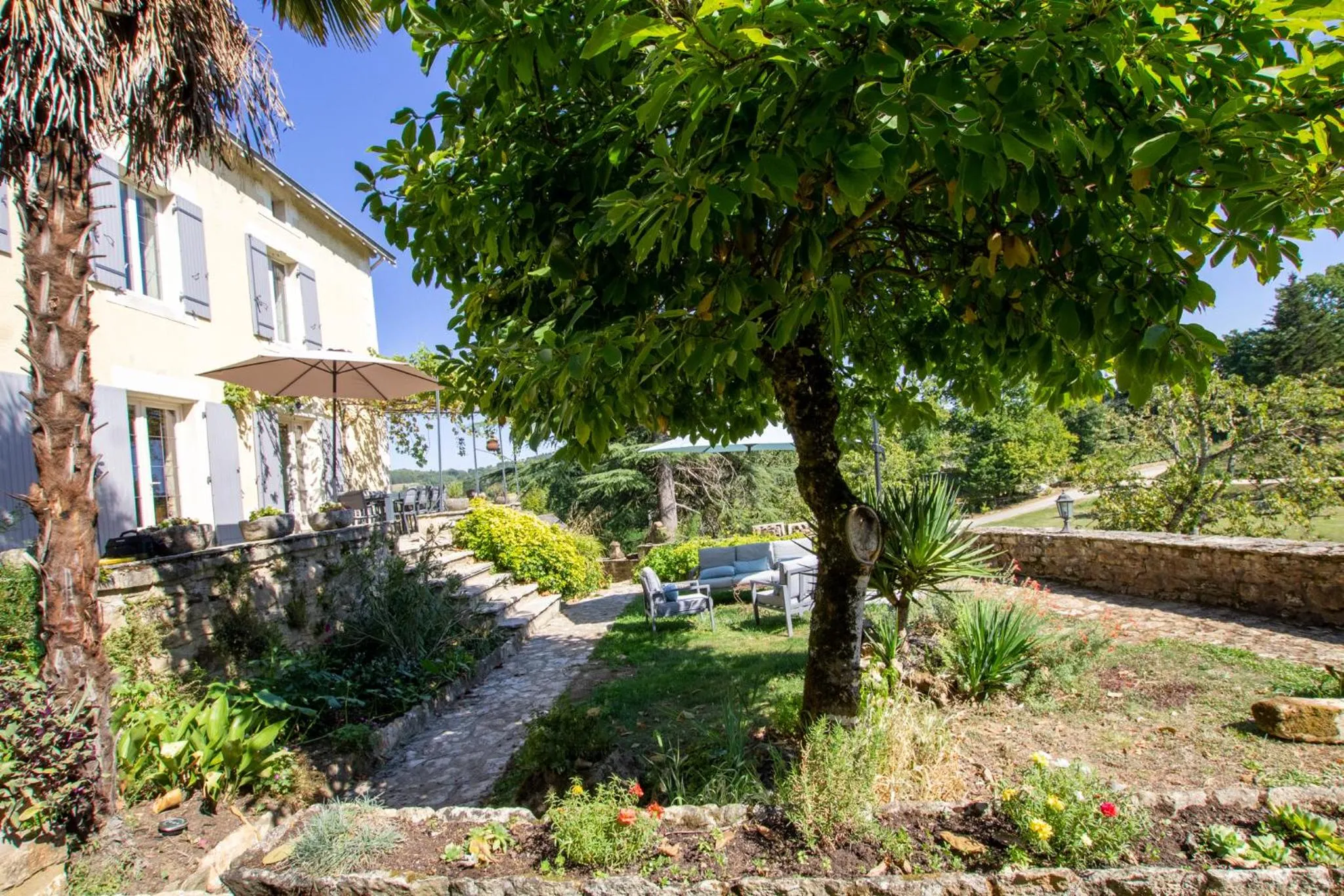 Garden in La Maison d'Élise