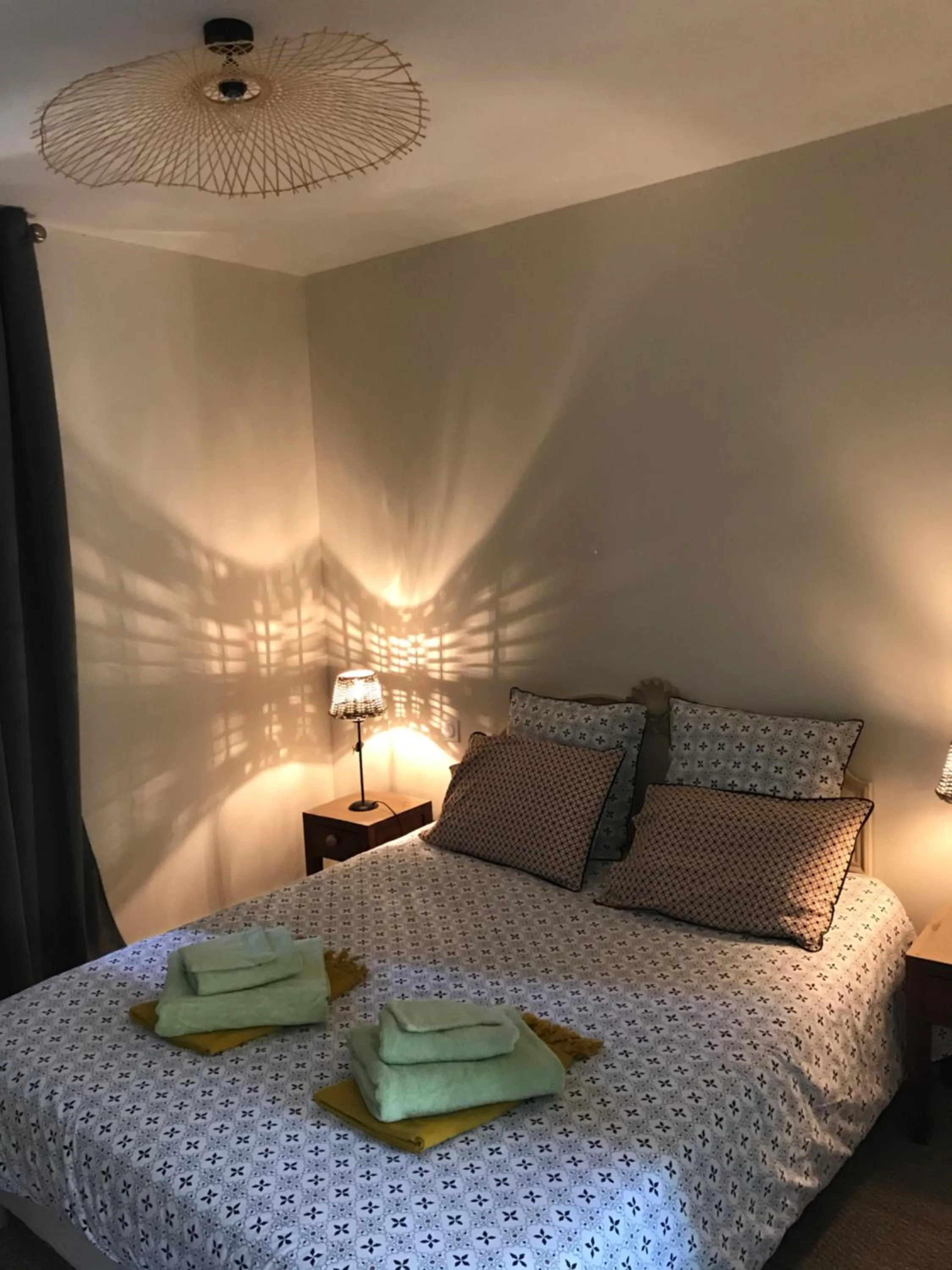Bedroom, Bed in La Maison d'Élise