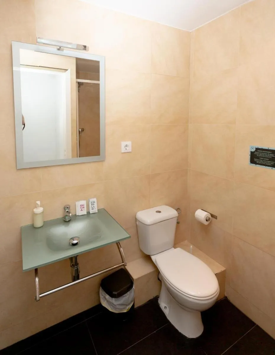 Bathroom in Easy Sants by Bossh! Hotels