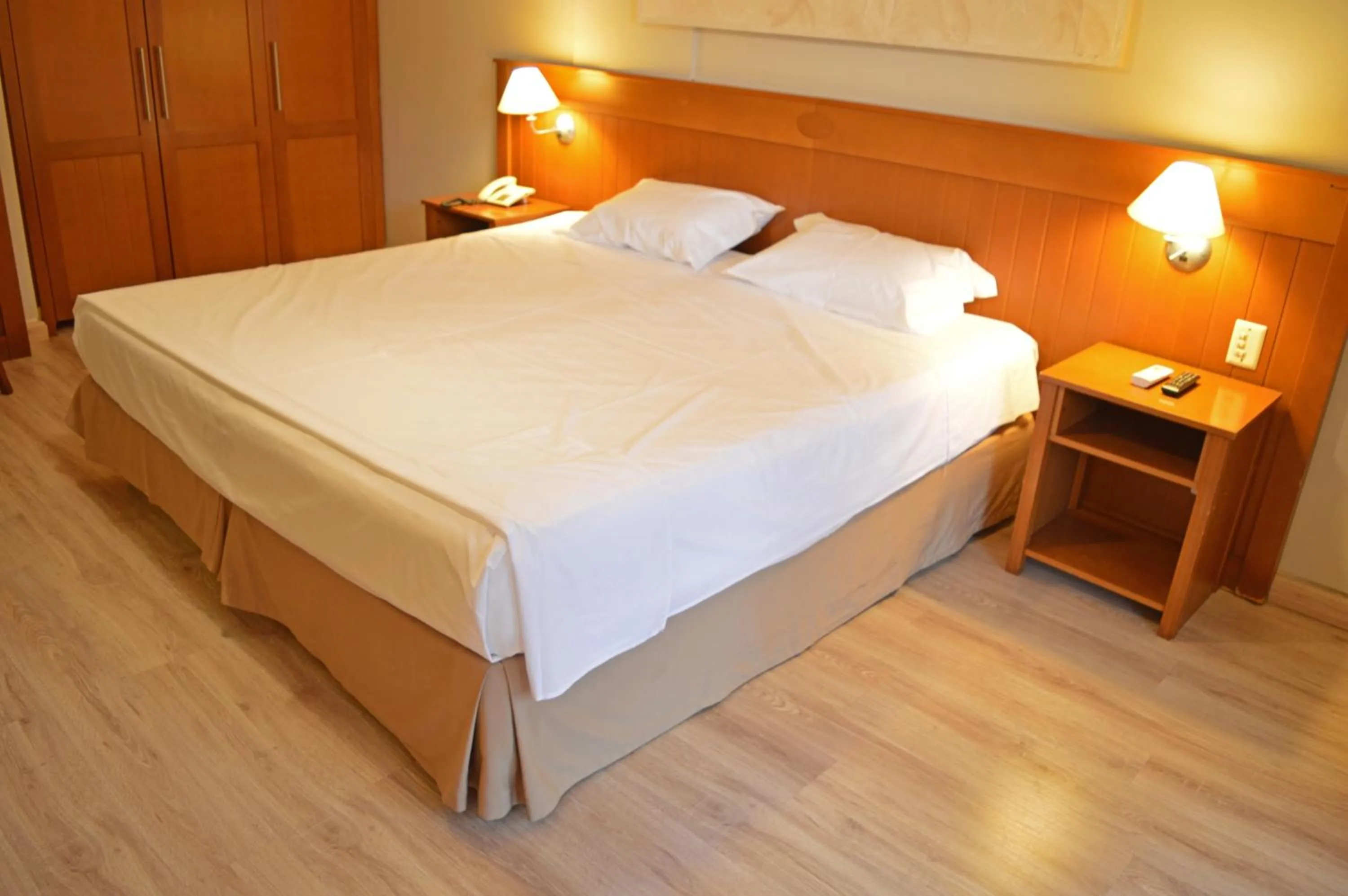 Bedroom, Bed in Sky Borges Hotel Alpenhaus - Gramado