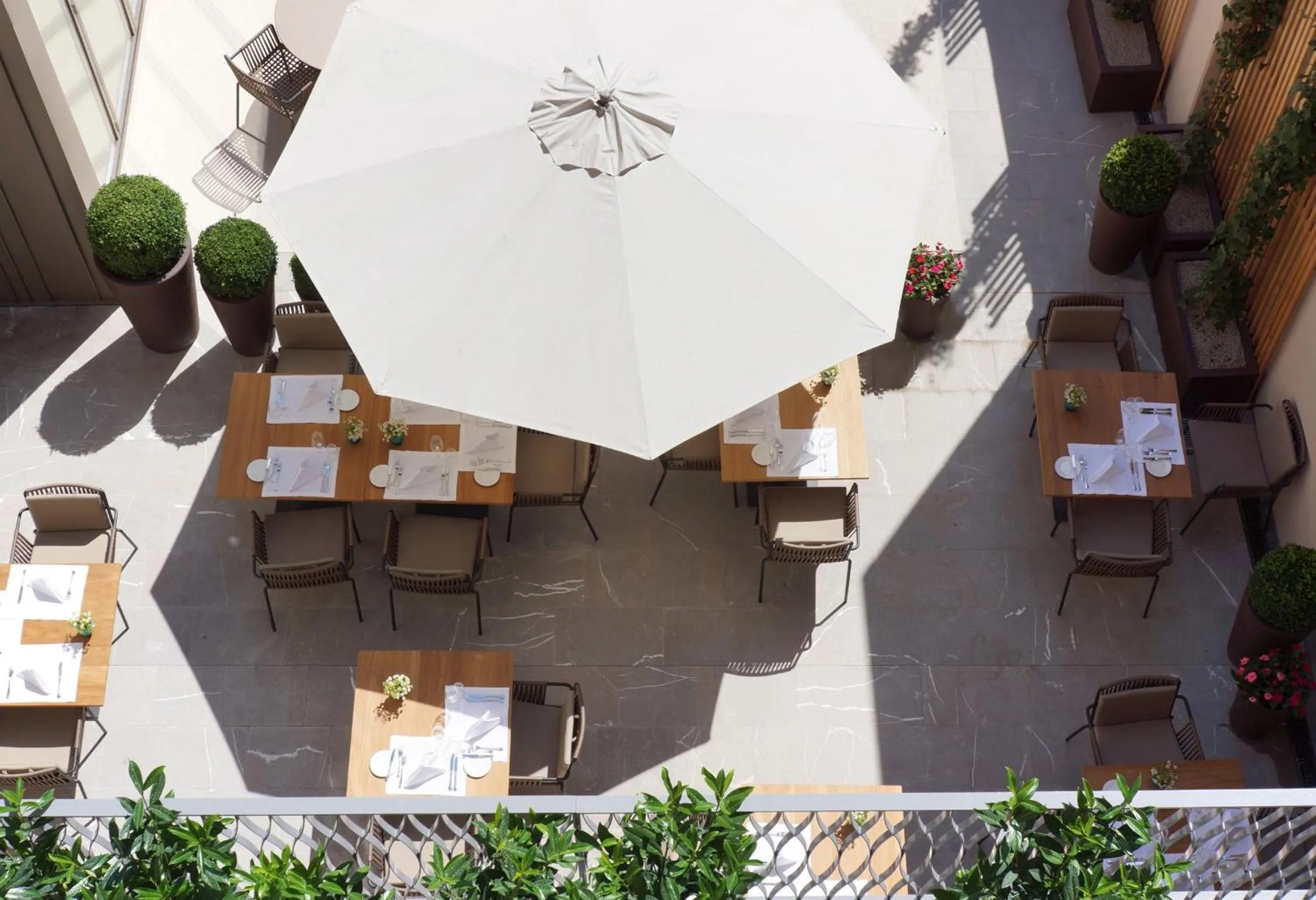 Patio in Genießerhotel Döllerer