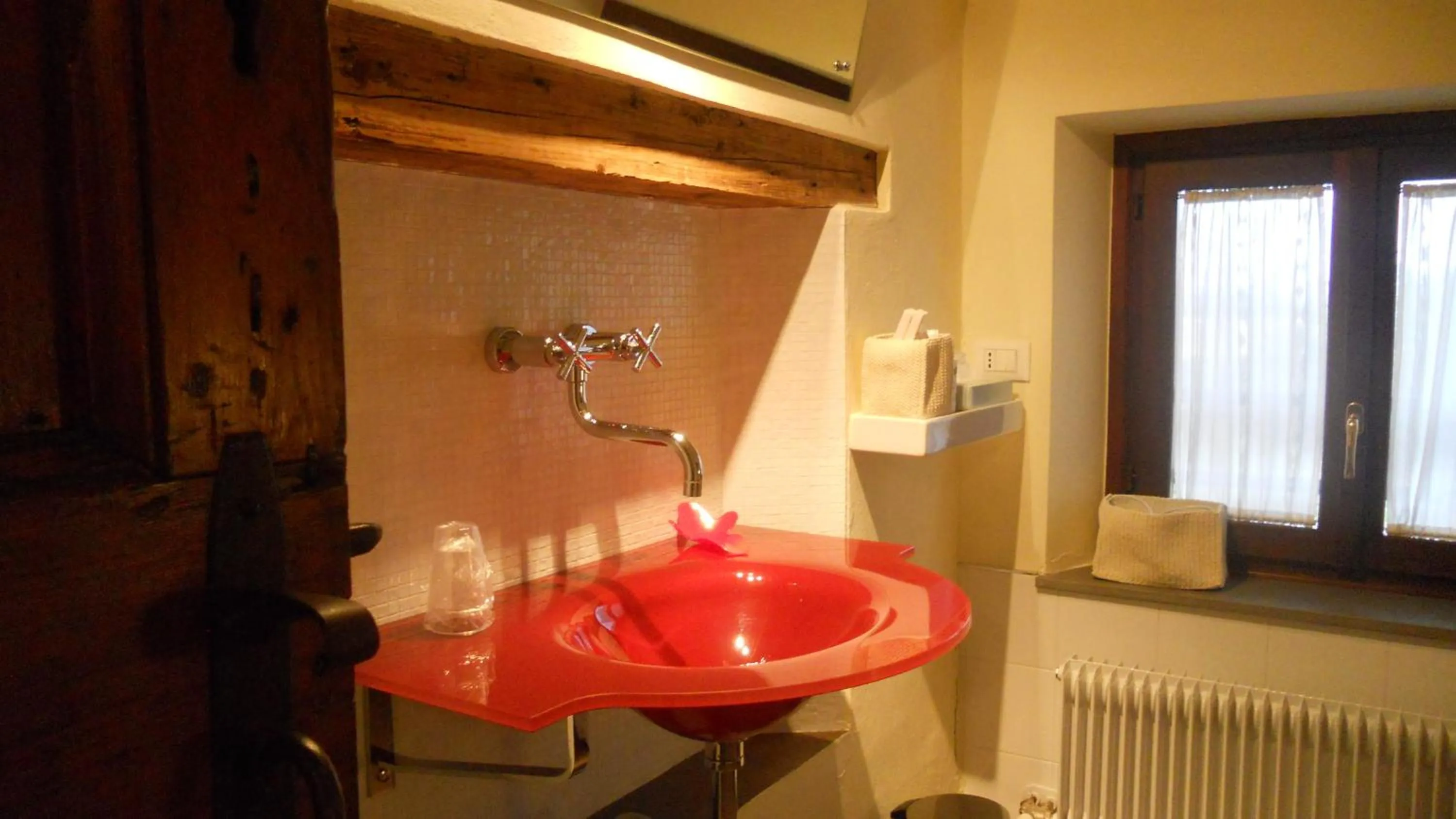 Bathroom in Ristolocanda Grani Di Pepe