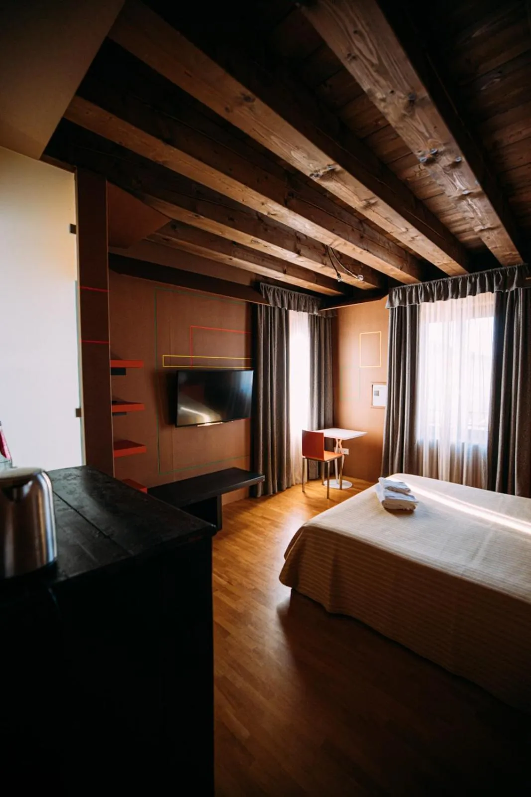 Decorative detail, Bed in Ristolocanda Grani Di Pepe