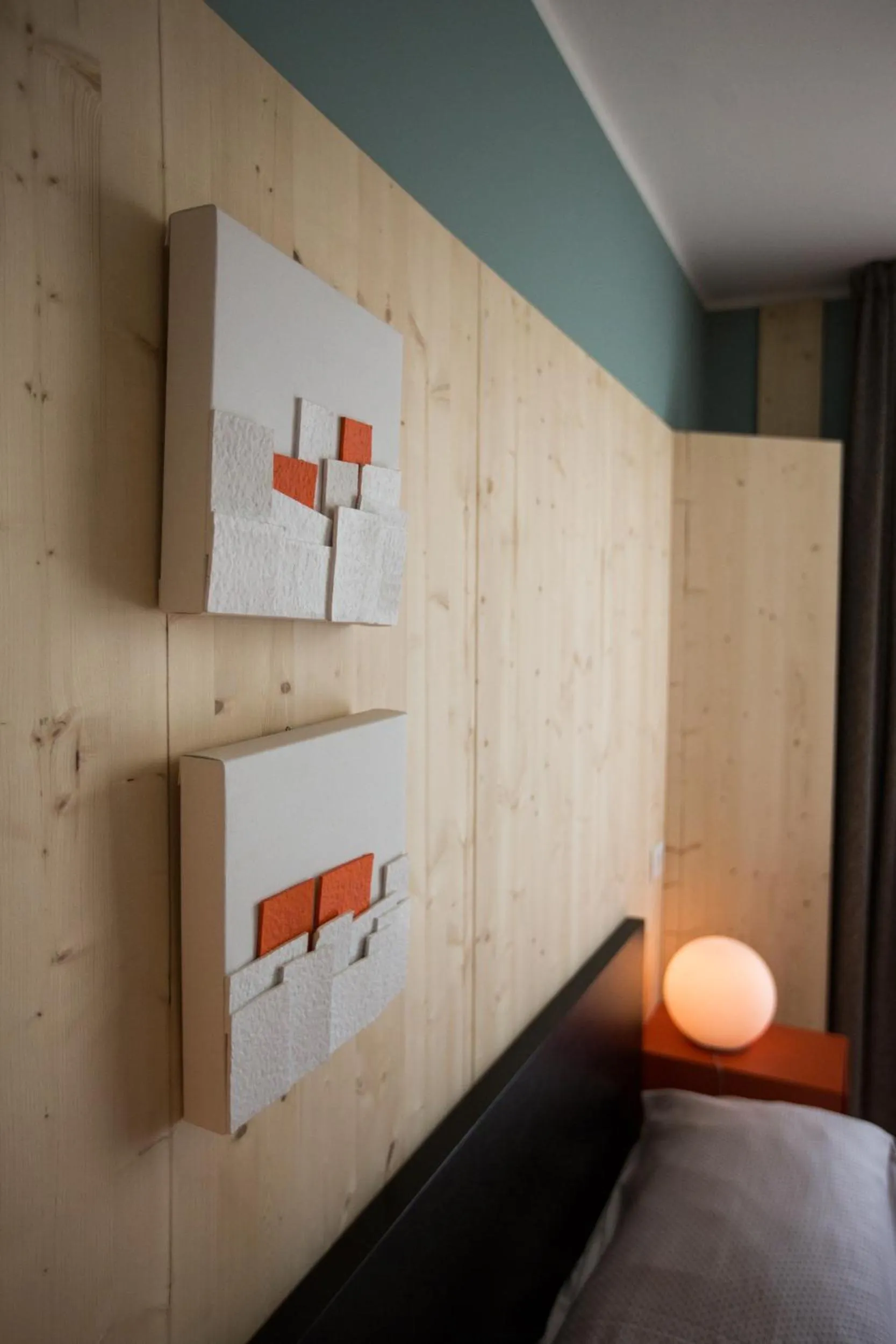 Decorative detail, Bed in Ristolocanda Grani Di Pepe