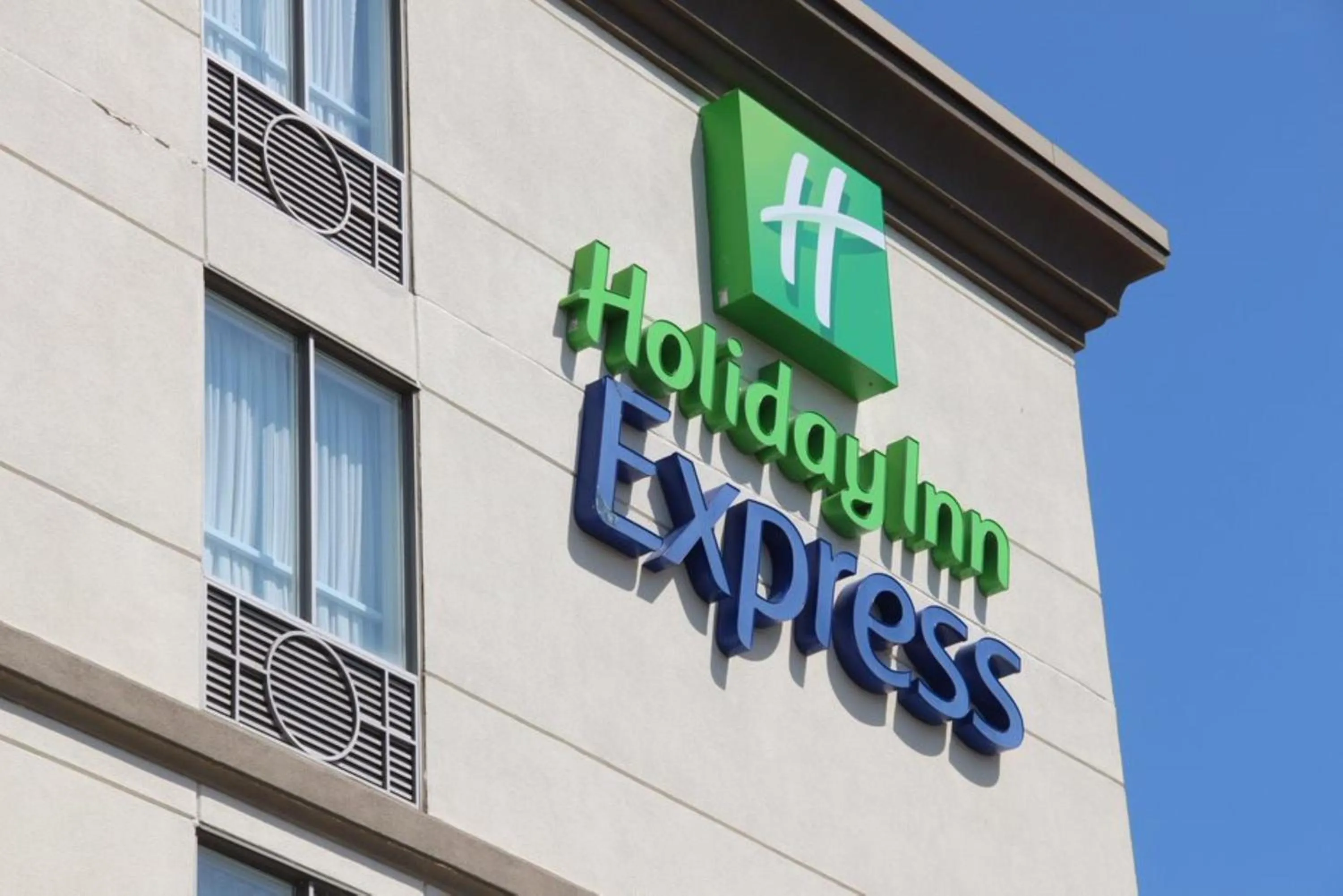Property building in Holiday Inn Express & Suites Huntsville by IHG