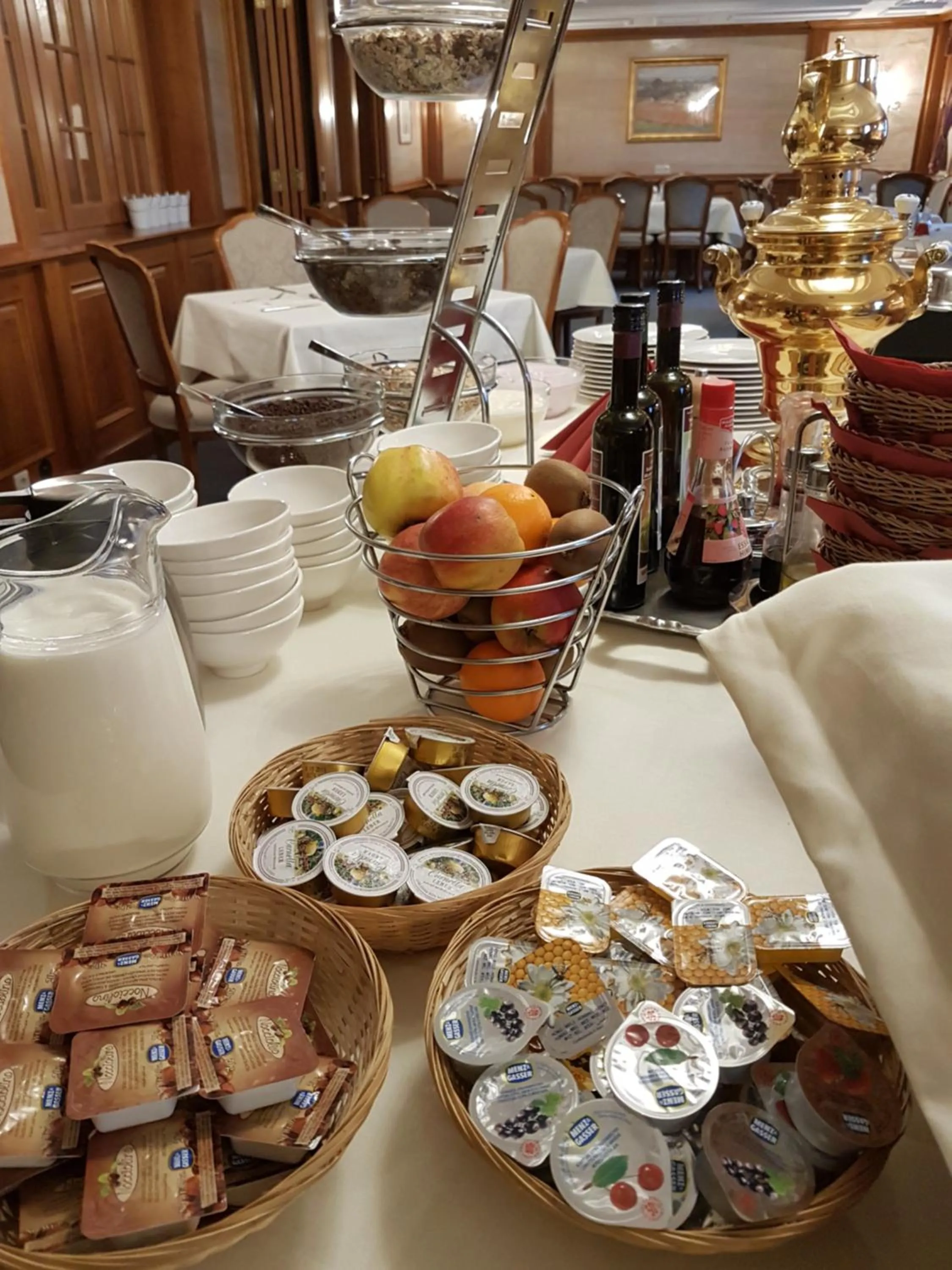 Buffet breakfast in Hotel Tauplitzerhof