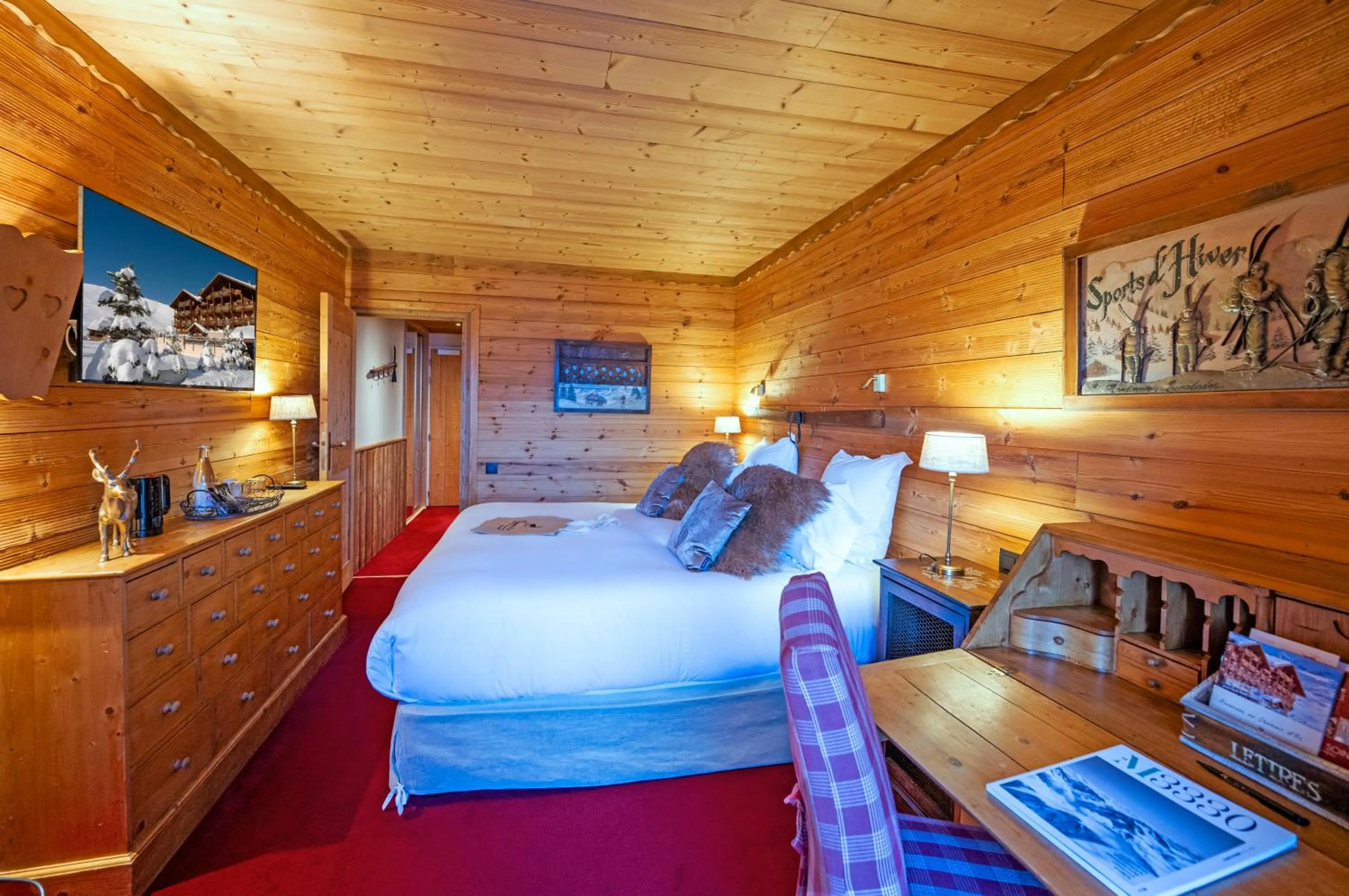 Bed in Hôtel Au Chamois d'Or by Les Etincelles