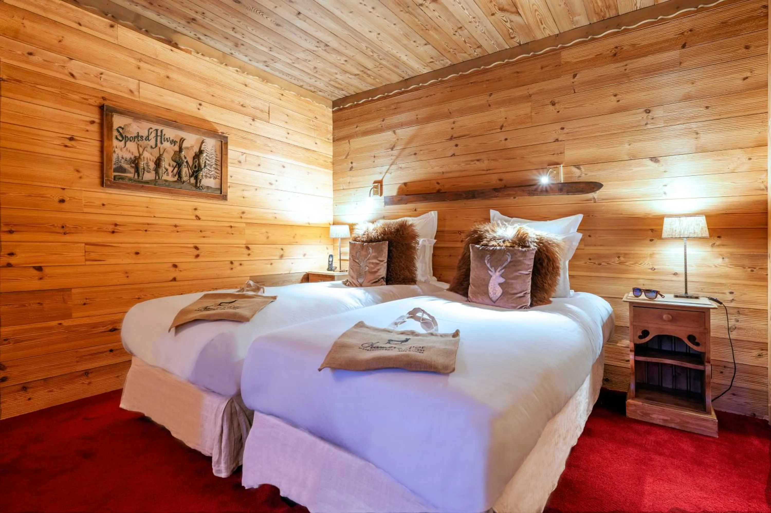 Bed in Hôtel Au Chamois d'Or by Les Etincelles