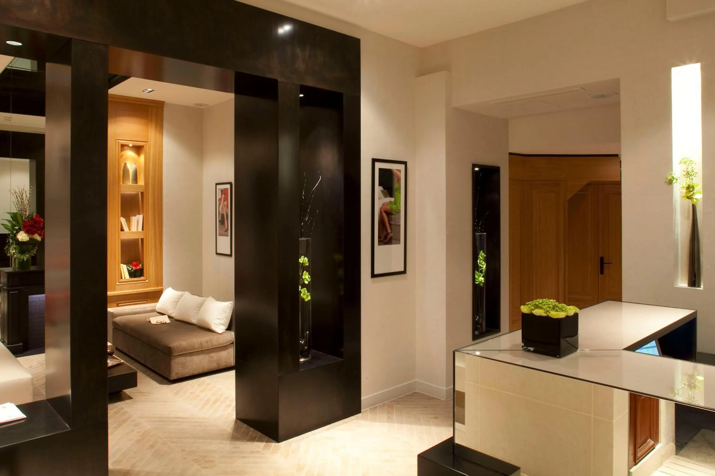 Decorative detail in Marceau Champs-Elysées